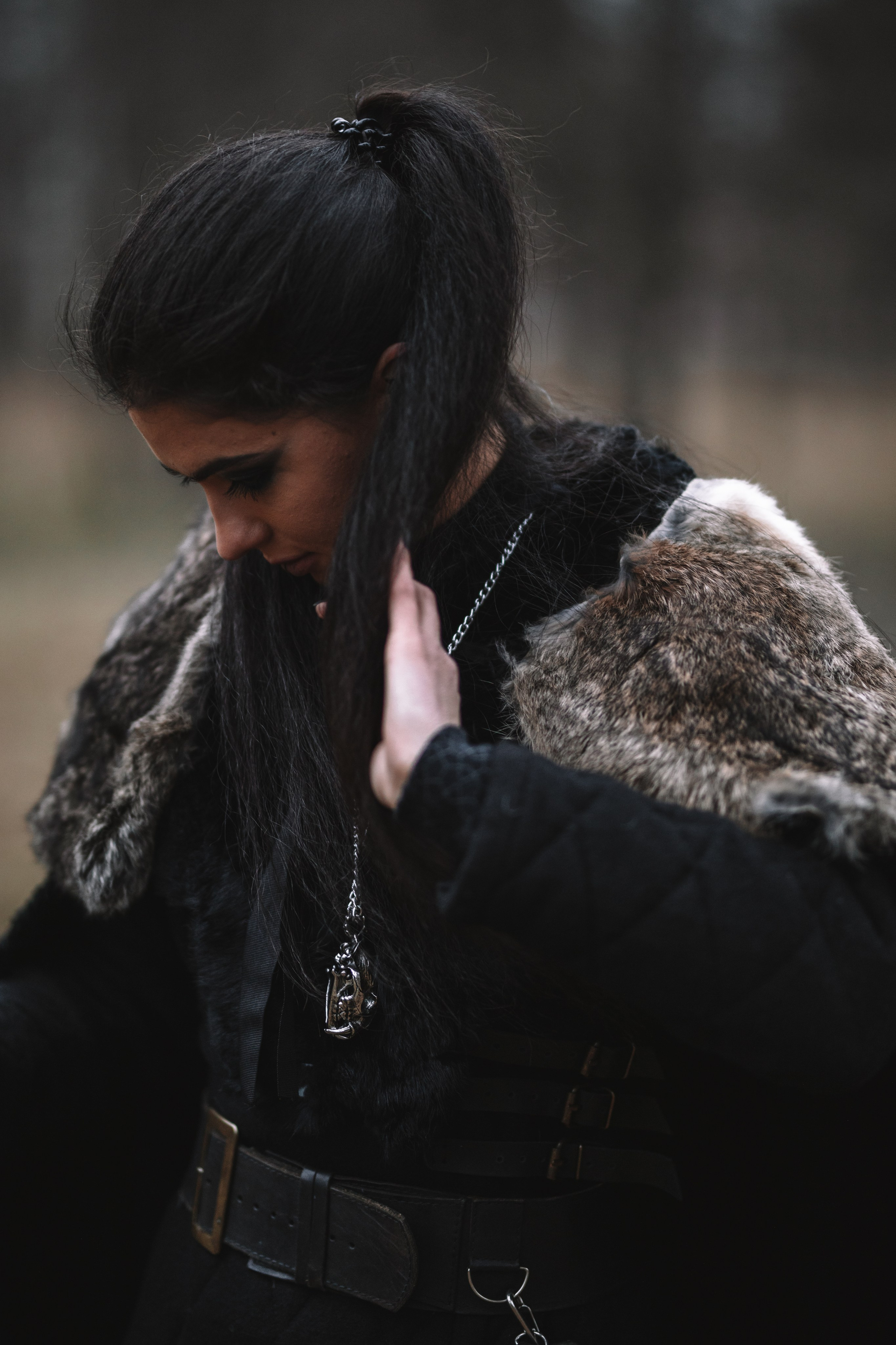 Наташа с фризом в костюме викинга. Фотосессии с лошадьми