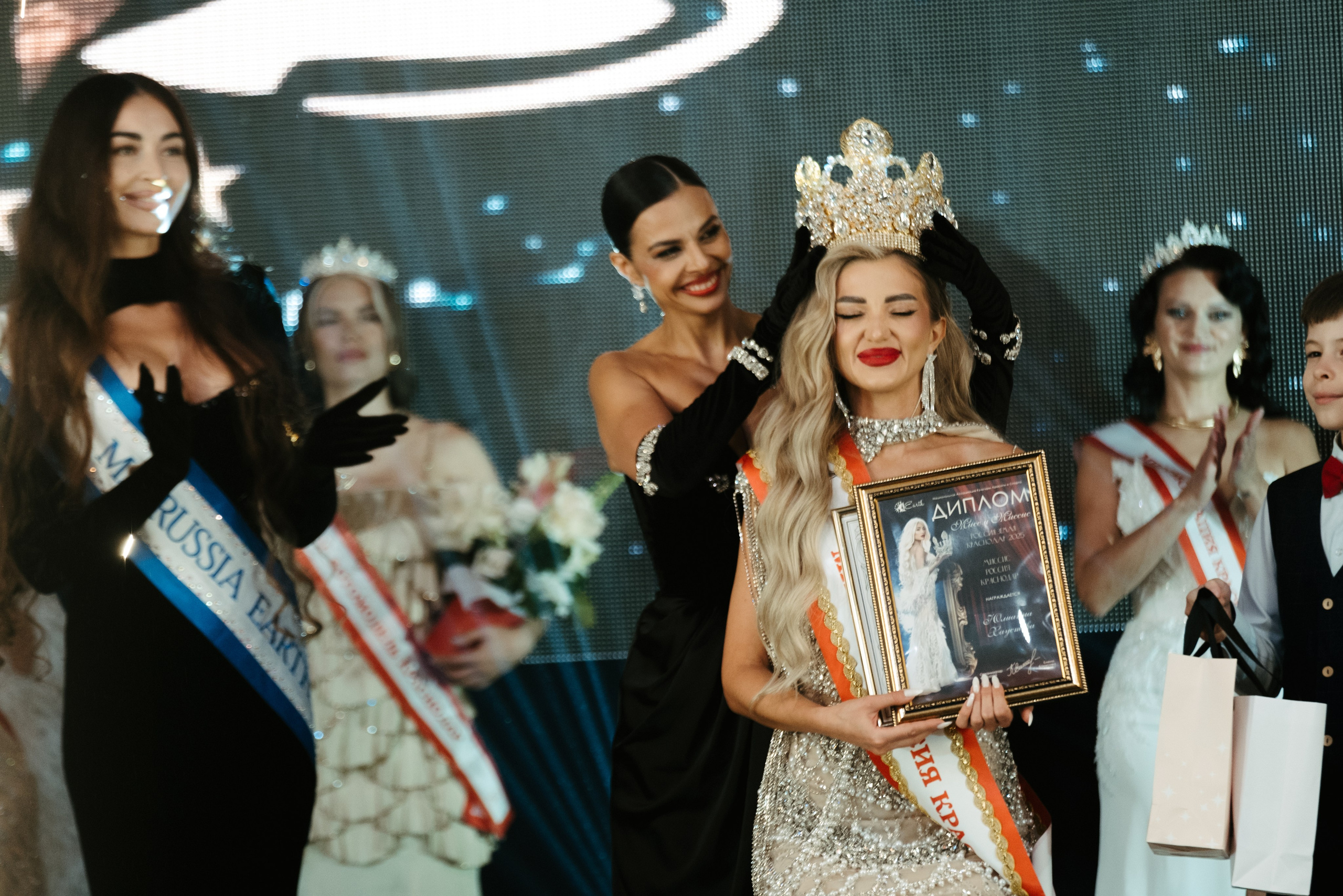 Мисс и Миссис Россия Земли Краснодар 2025 программа. Свадебный и репортажной фотограф Денис Ожигин в Краснодаре и Краснодарском крае