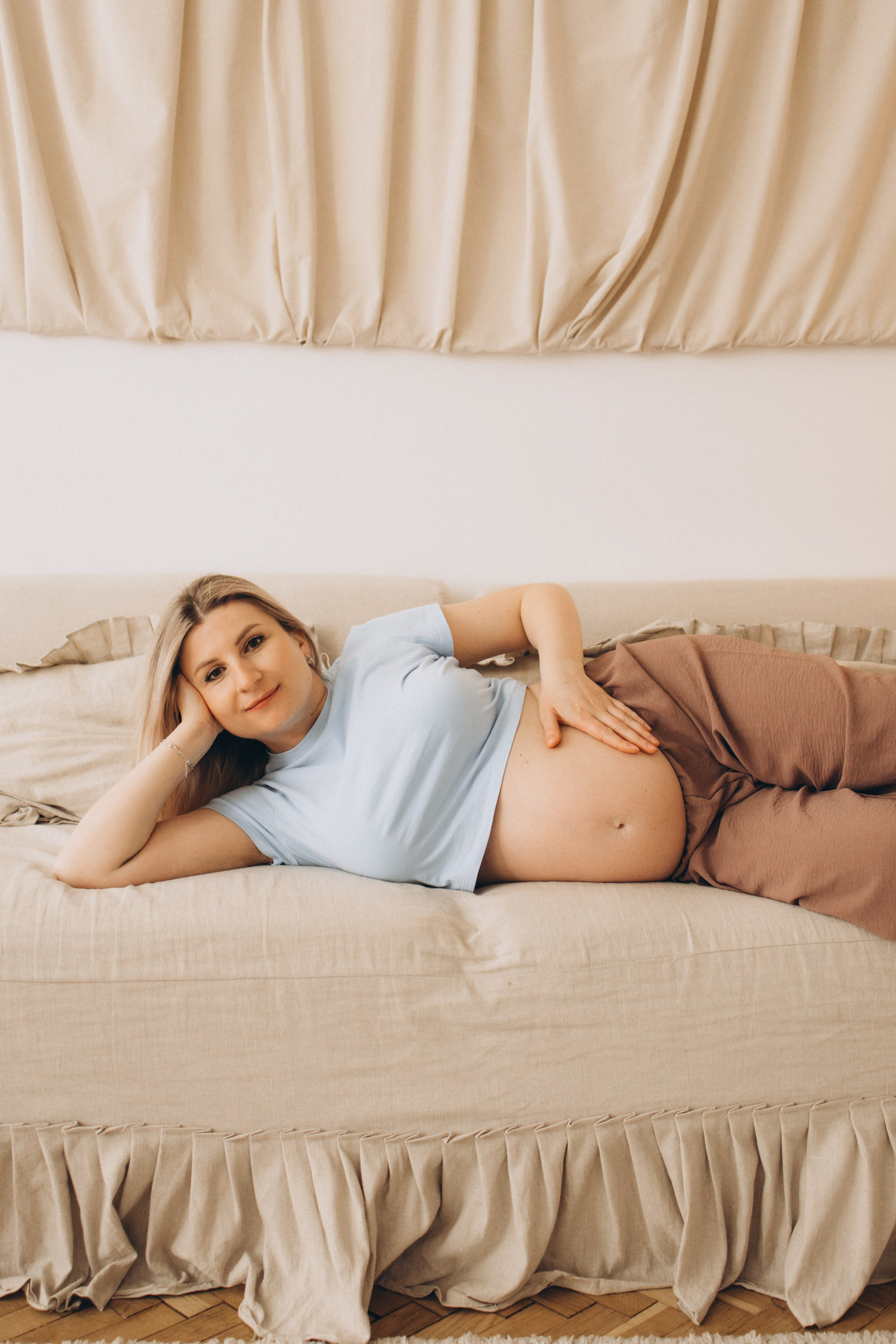 Фотосессия беременности в студии. Семейный фотограф в Минске — Алина Тиханович