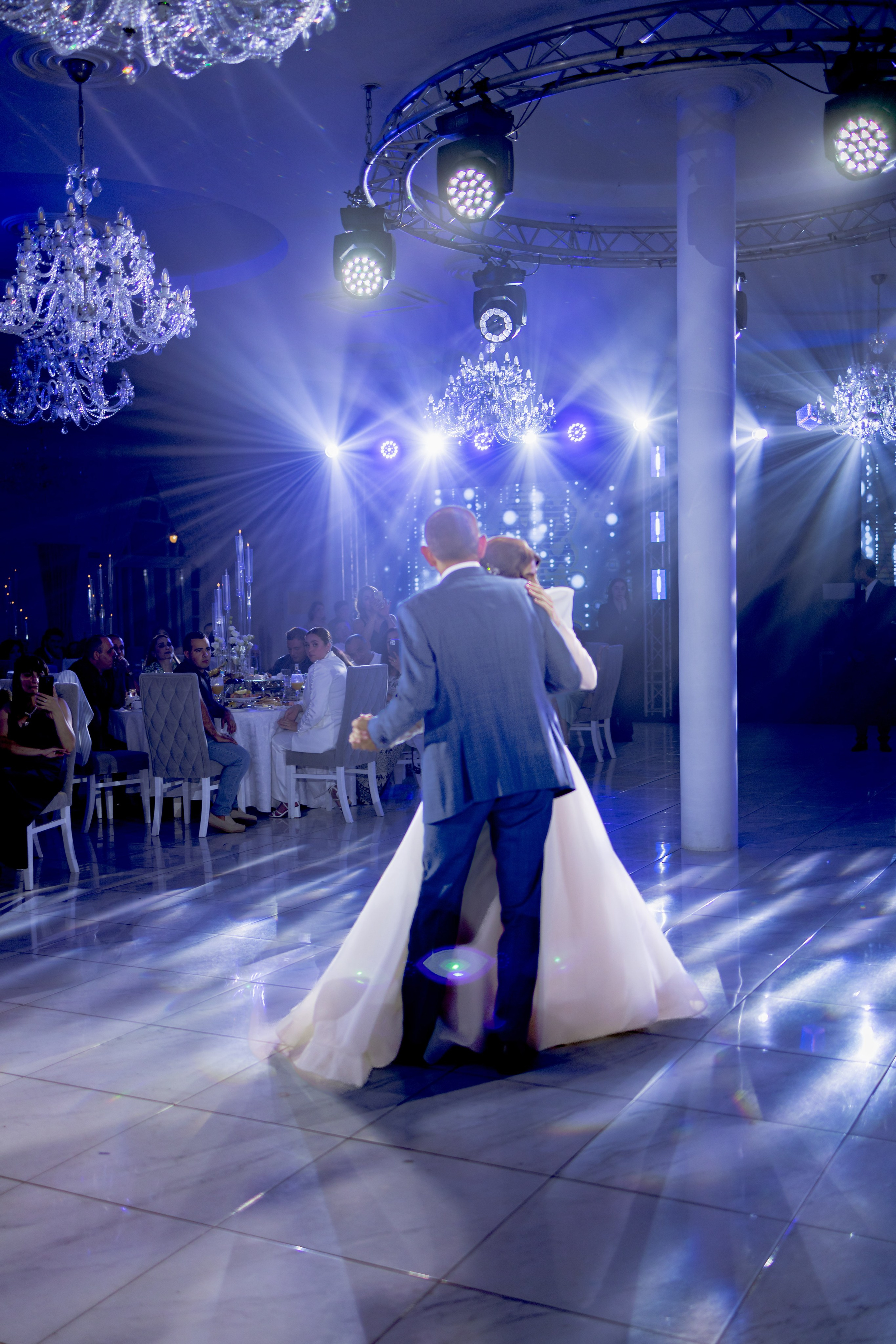 Свадебные съемки. Профессиональный фотограф и видеооператор