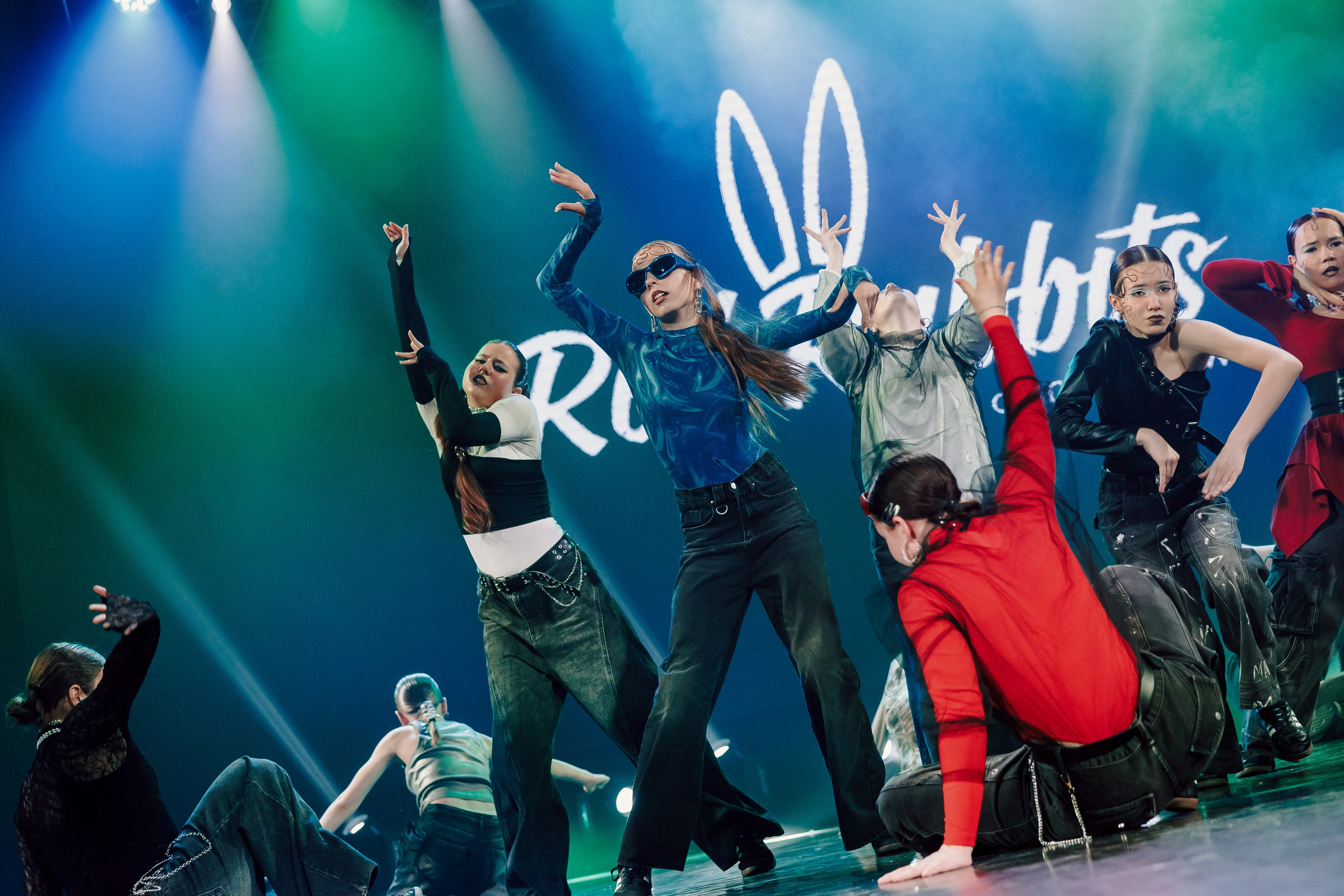 Отчётный концерт танцевальной школы «Red Rabbits» 2025. Лёшка Варзегов — фотограф