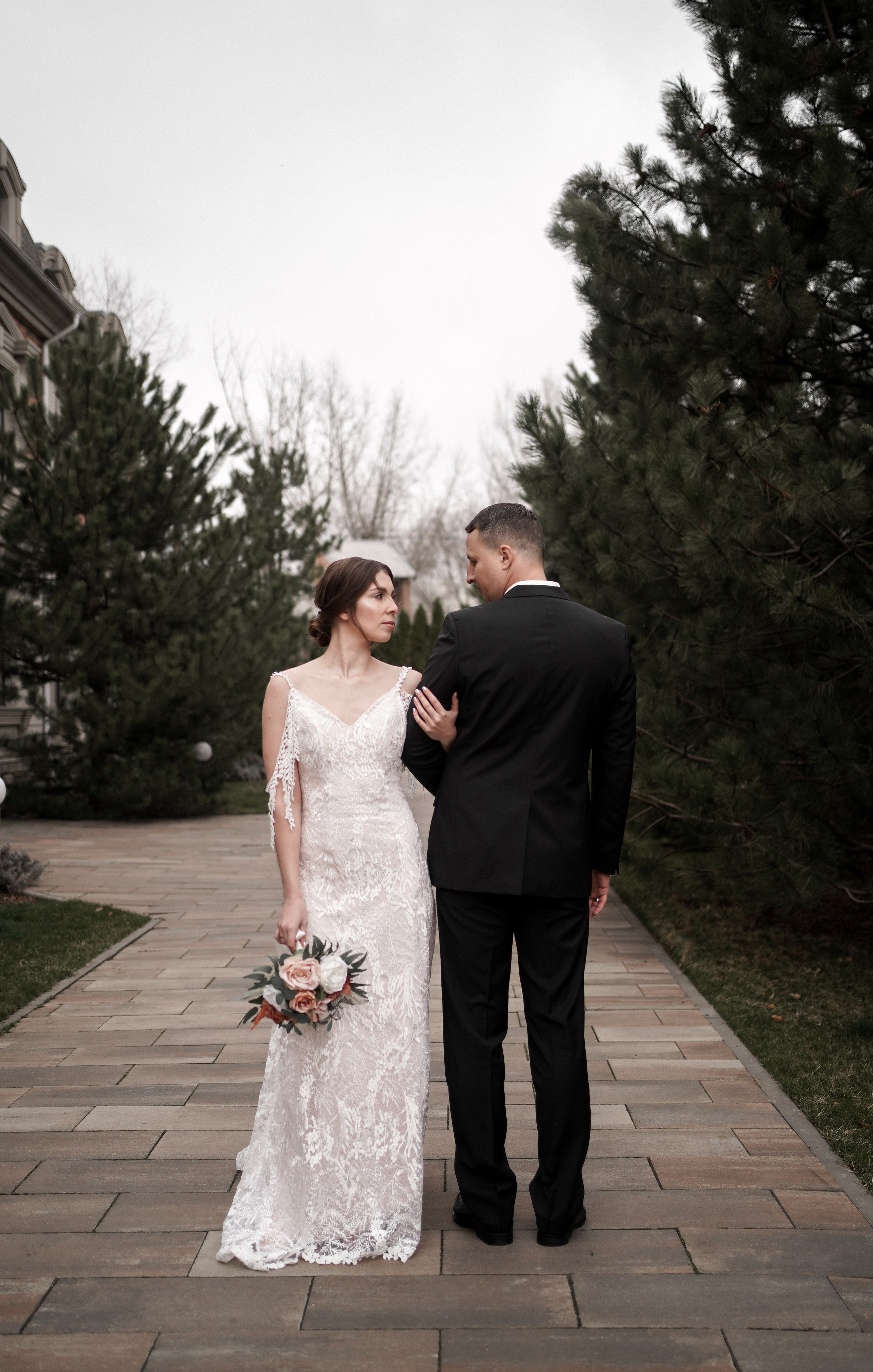 Свадебная фотосессия в Графском парке. Ростов-на-Дону. Свадебный фотограф в Ростове-на-Дону. Таинство Крещения и Венчания, семейные фотосессии. Алёна Чёботова