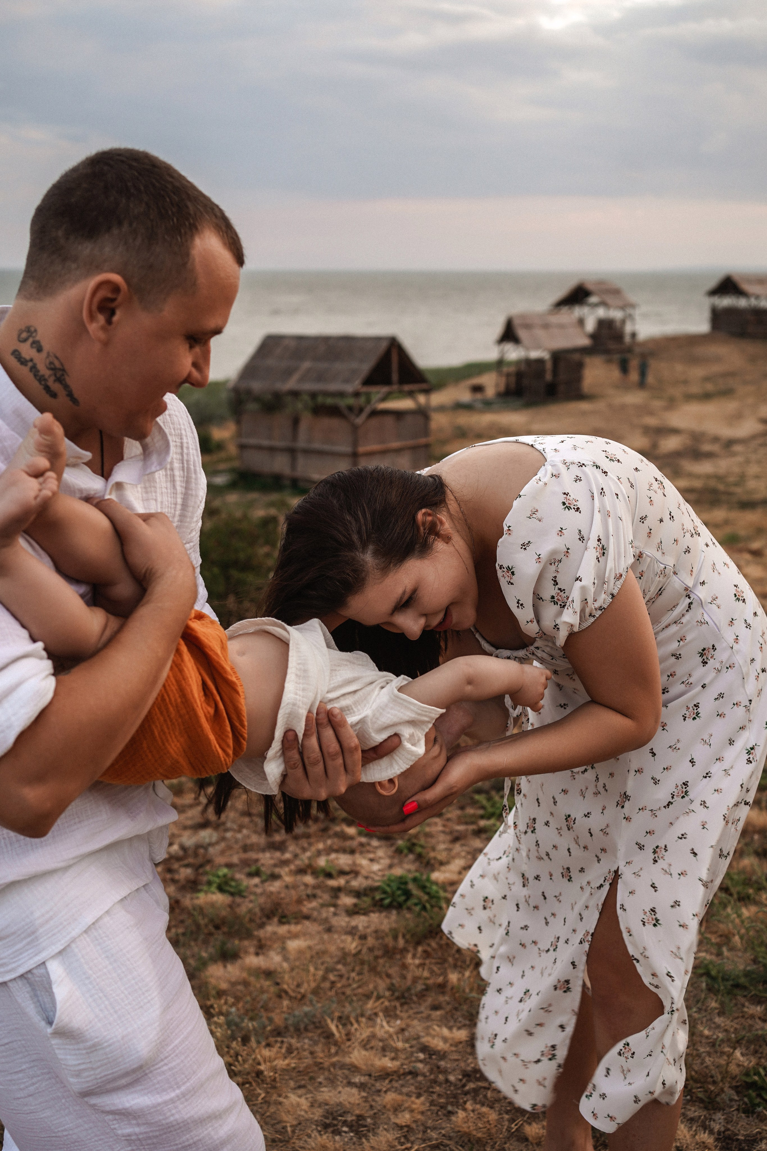 Семейный фотограф в Ростове-на-Дону и Батайске. Фотосессия на Маяке в Мержаново. Свадебный фотограф в Ростове-на-Дону. Таинство Крещения и Венчания, семейные фотосессии. Алёна Чёботова