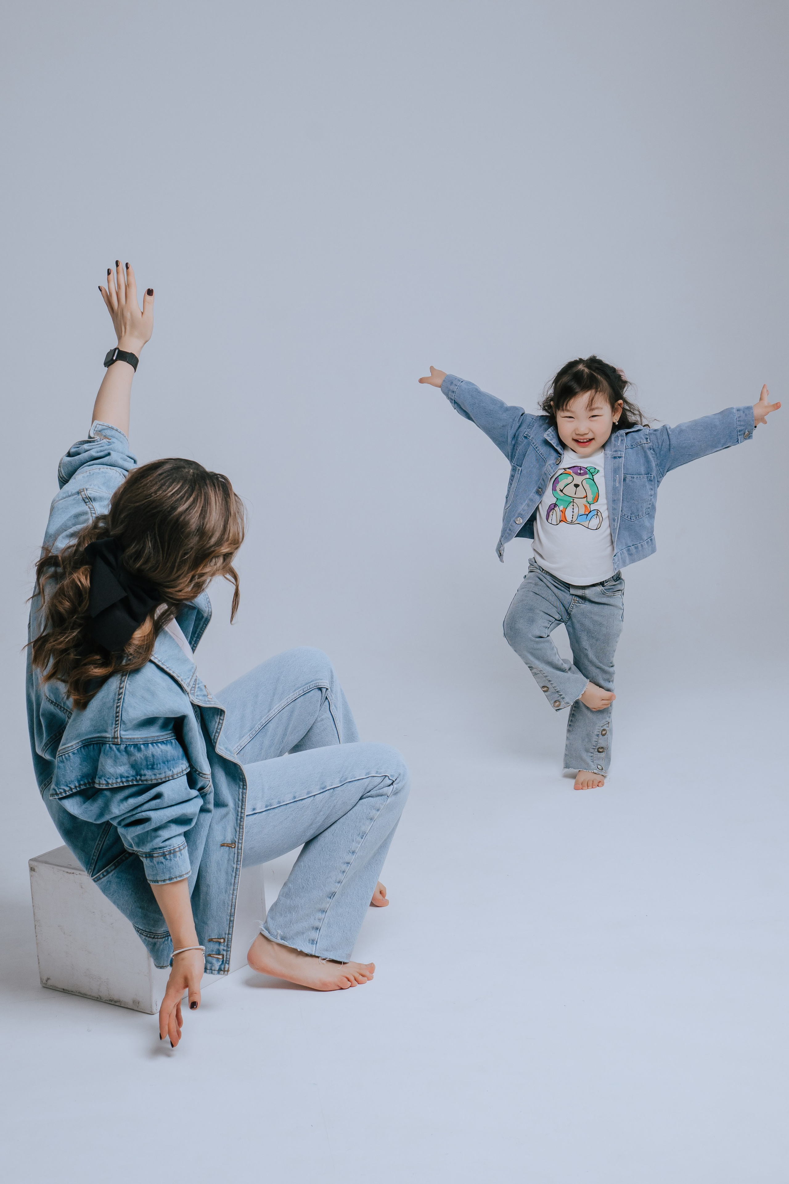 Ира и Аня. Фотограф Ярмишко Дарья. Выпускные фотокниги