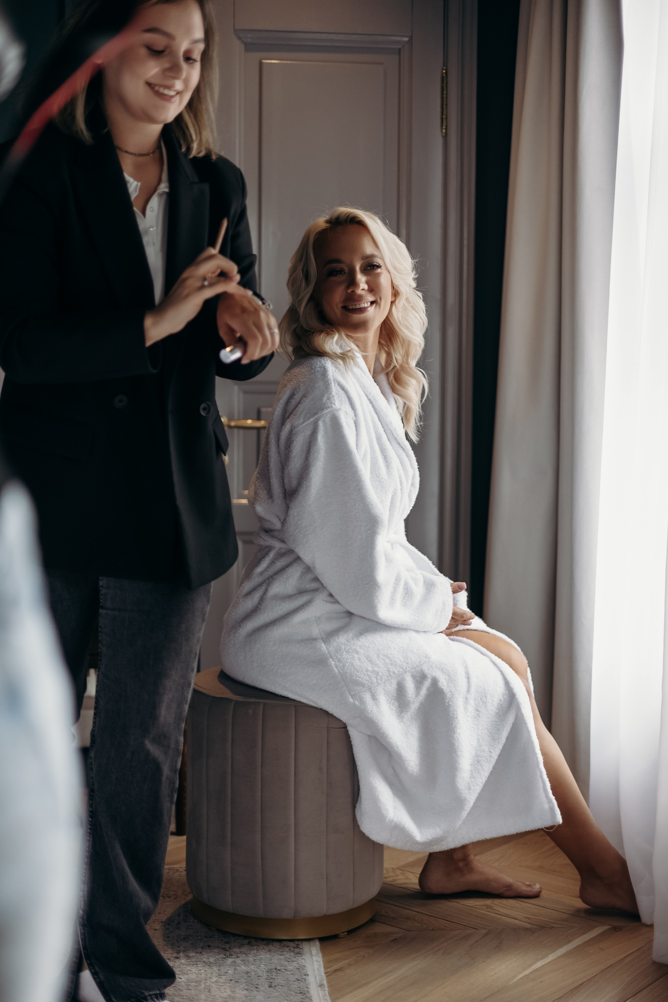 Александр и Елена (сборы, ресторан). Фотограф свадебный семейный в Красноярске Шукшина Наталья