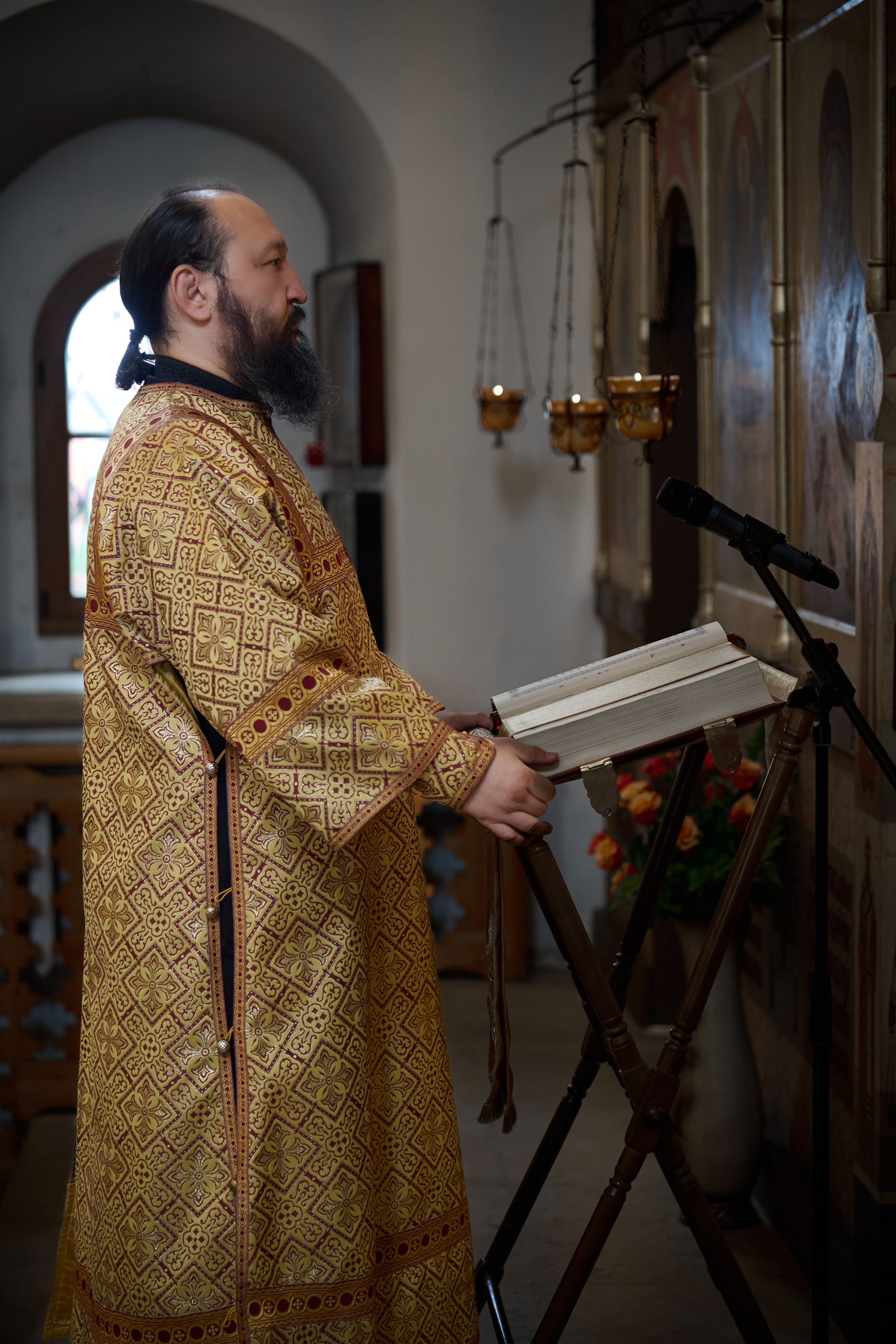 Литургия на китайском языке. Фотограф в Москве