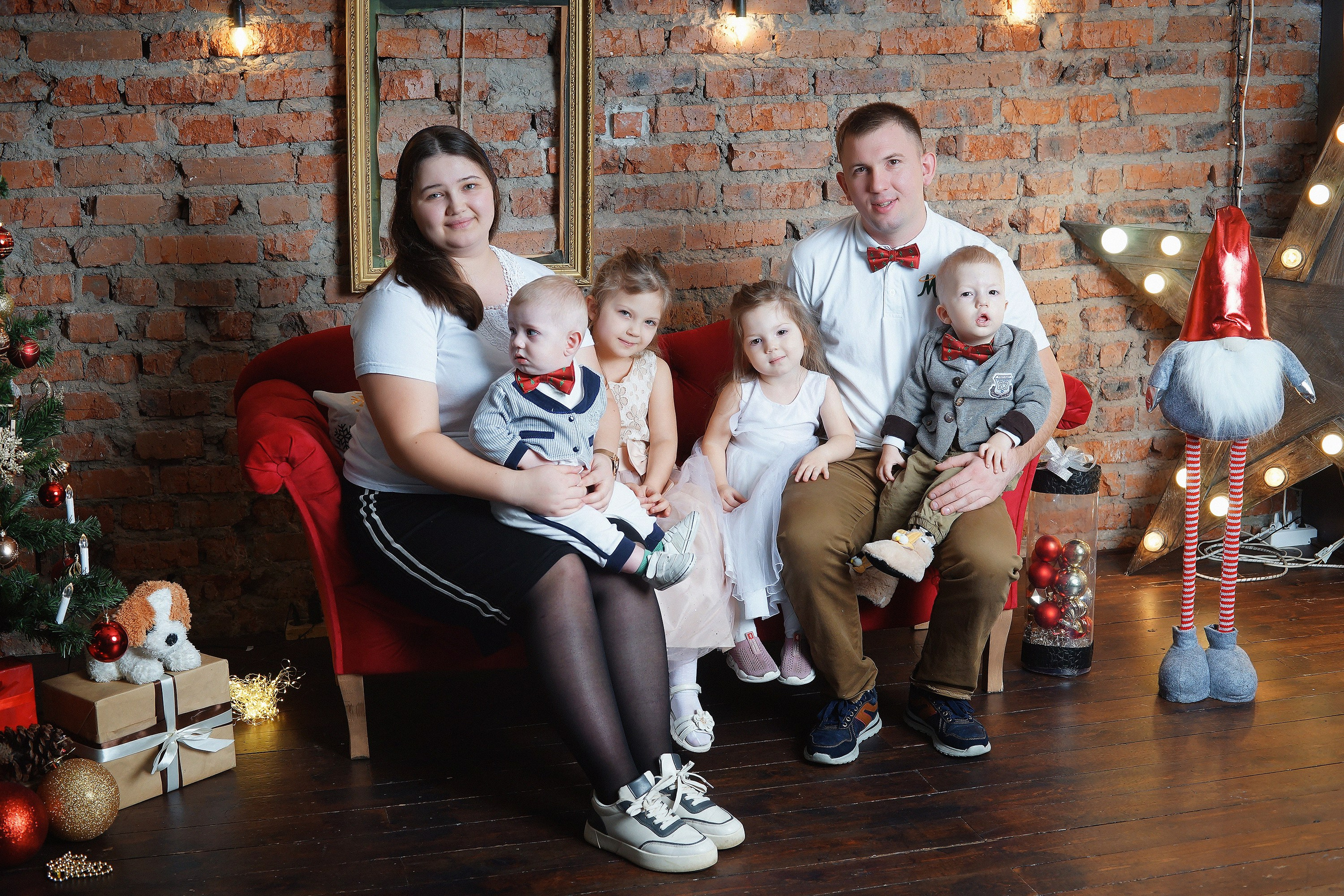 Семейная съёмка в студии. Семейный фотограф г. Новокузнецк Юлия Машникова