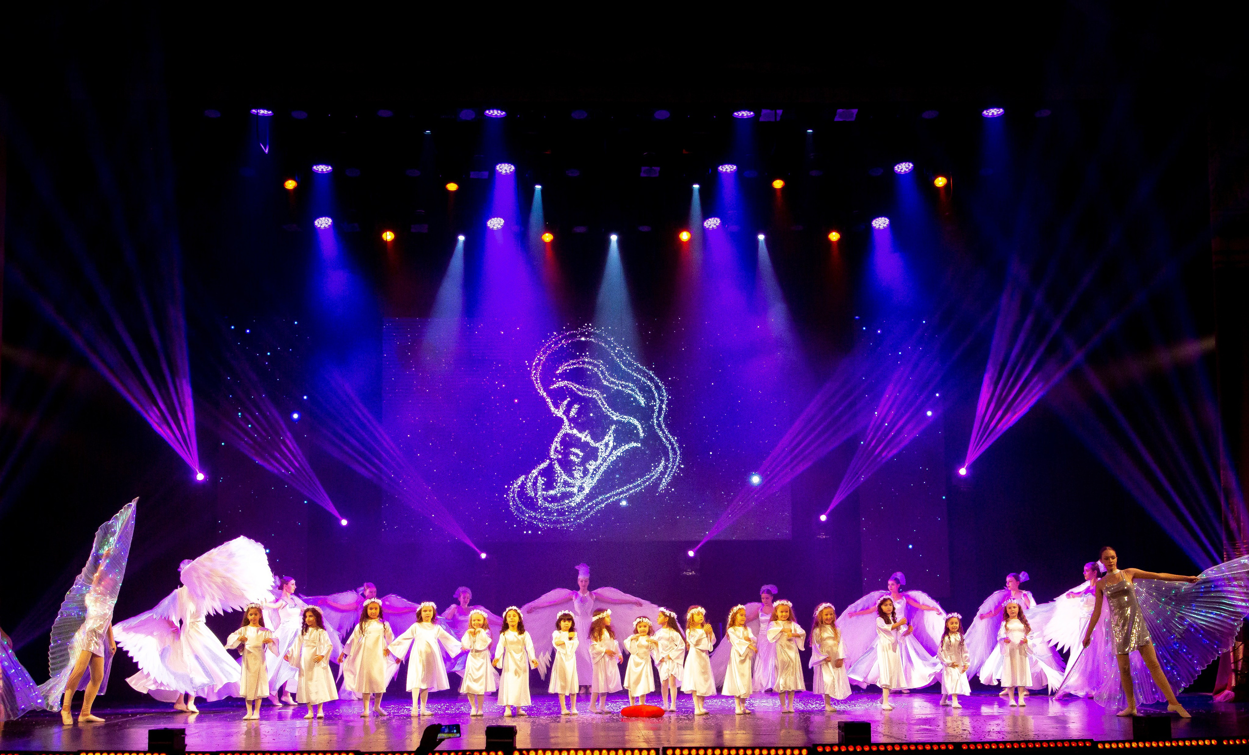 Закрытие года семьи в Сочи Зимний театр. Фотограф в Сочи Юрий Шептаев