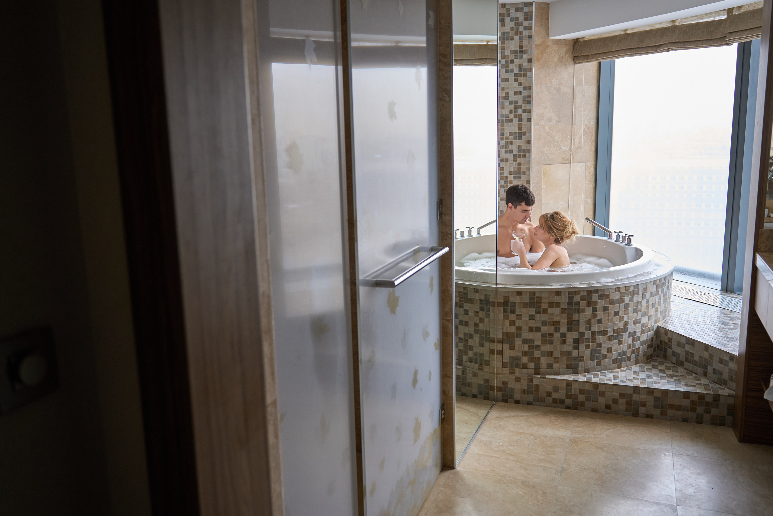 Сборы в отеле Варвары и Владислава. (1) Свадебный фотограф в Москве Роман Август