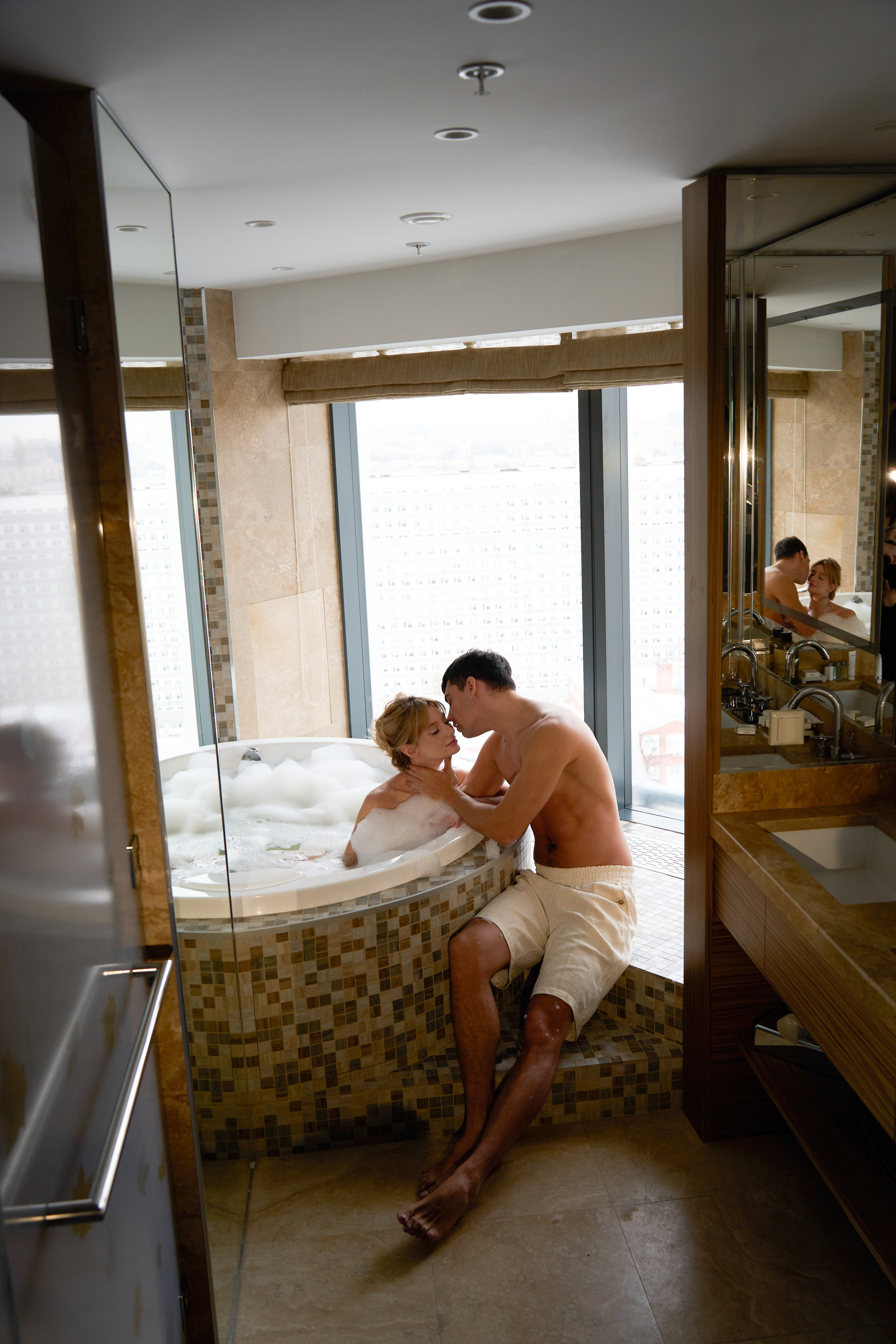 Сборы в отеле Варвары и Владислава. (1) Свадебный фотограф в Москве Роман Август