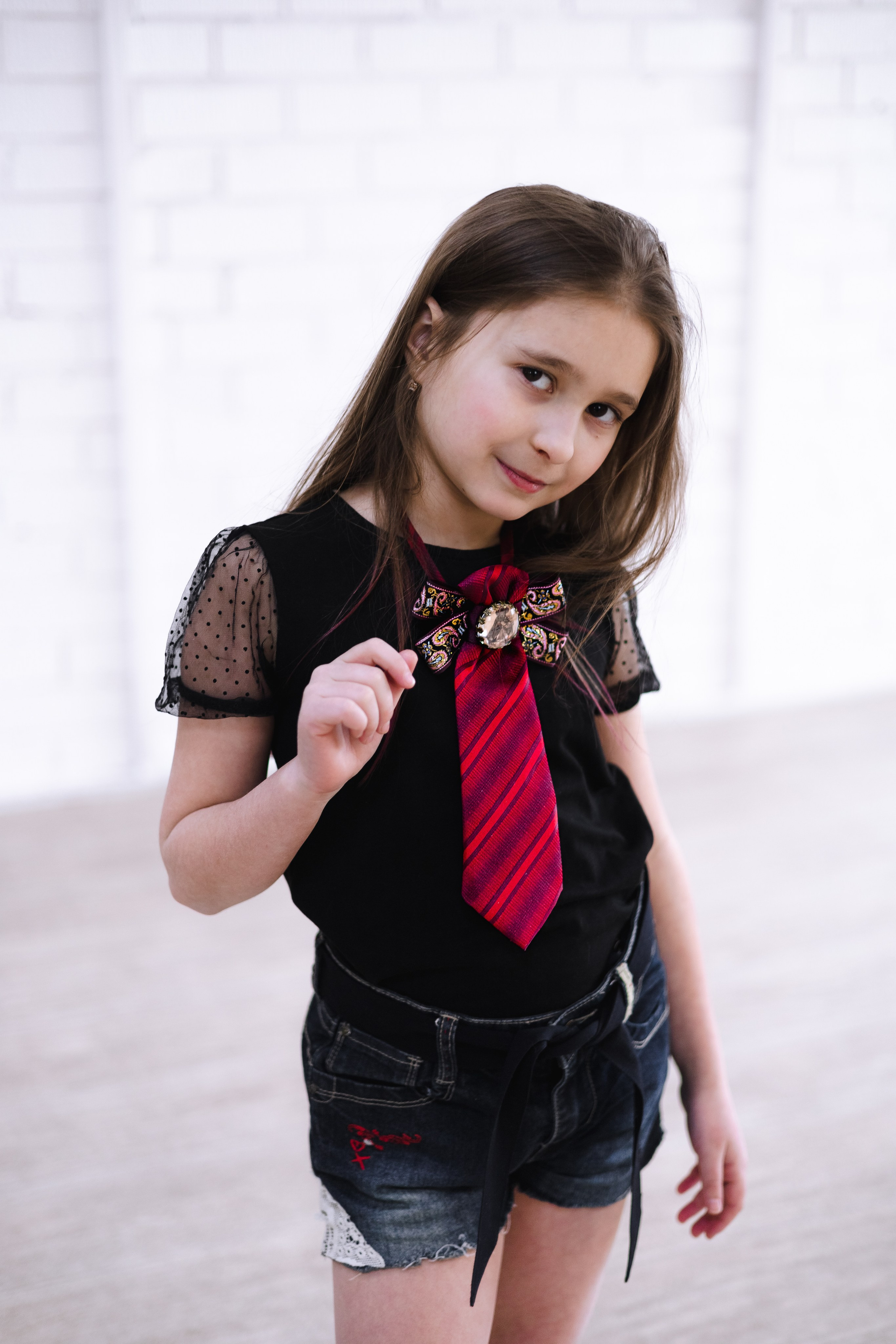 Галстук-переделка — стильное решение для оригинального образа девочки-подростка. Школа для девочек во Владивостоке — Само Совершенство