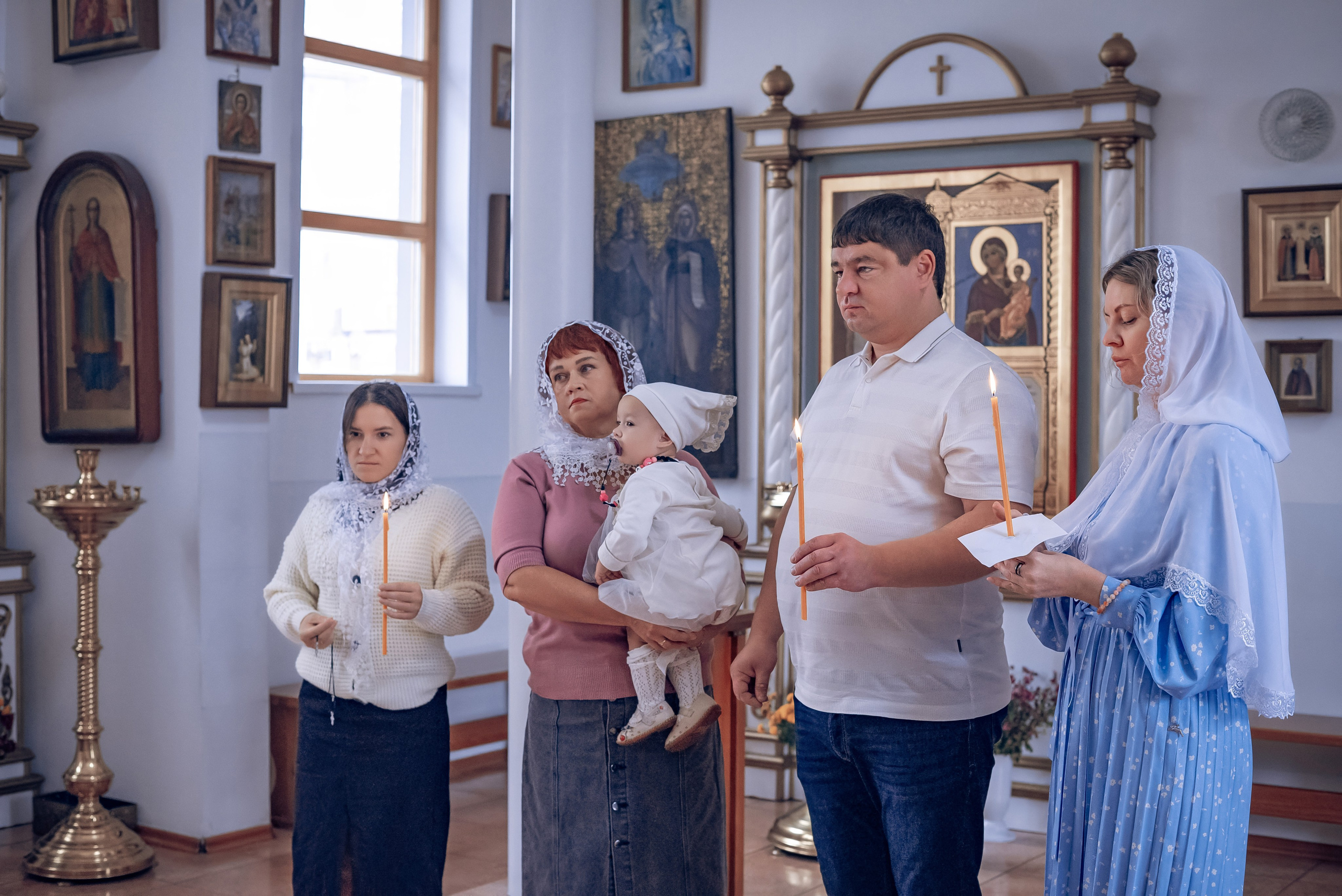 Крещение Алины в Трехсвятительской церкви Красноярск. Фотографы крещения/венчания  Красноярск Татьяна и Вячеслав Переваловы