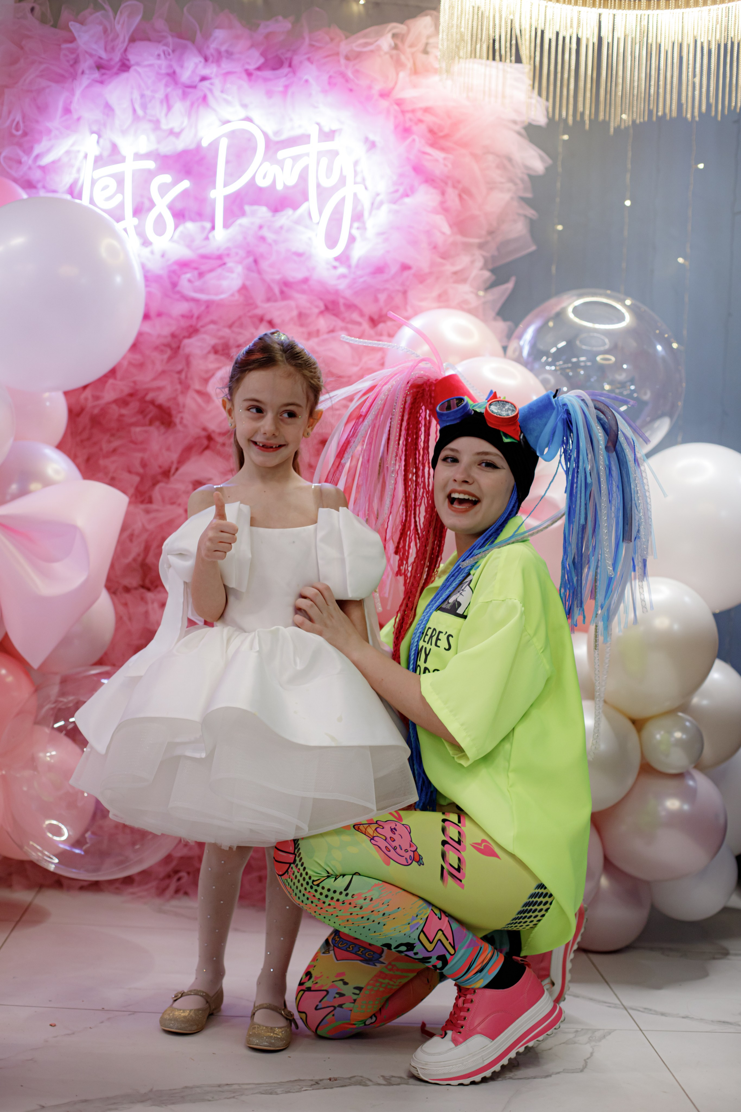 ASIA'S BIRTHDAY PARTY. Photokarish