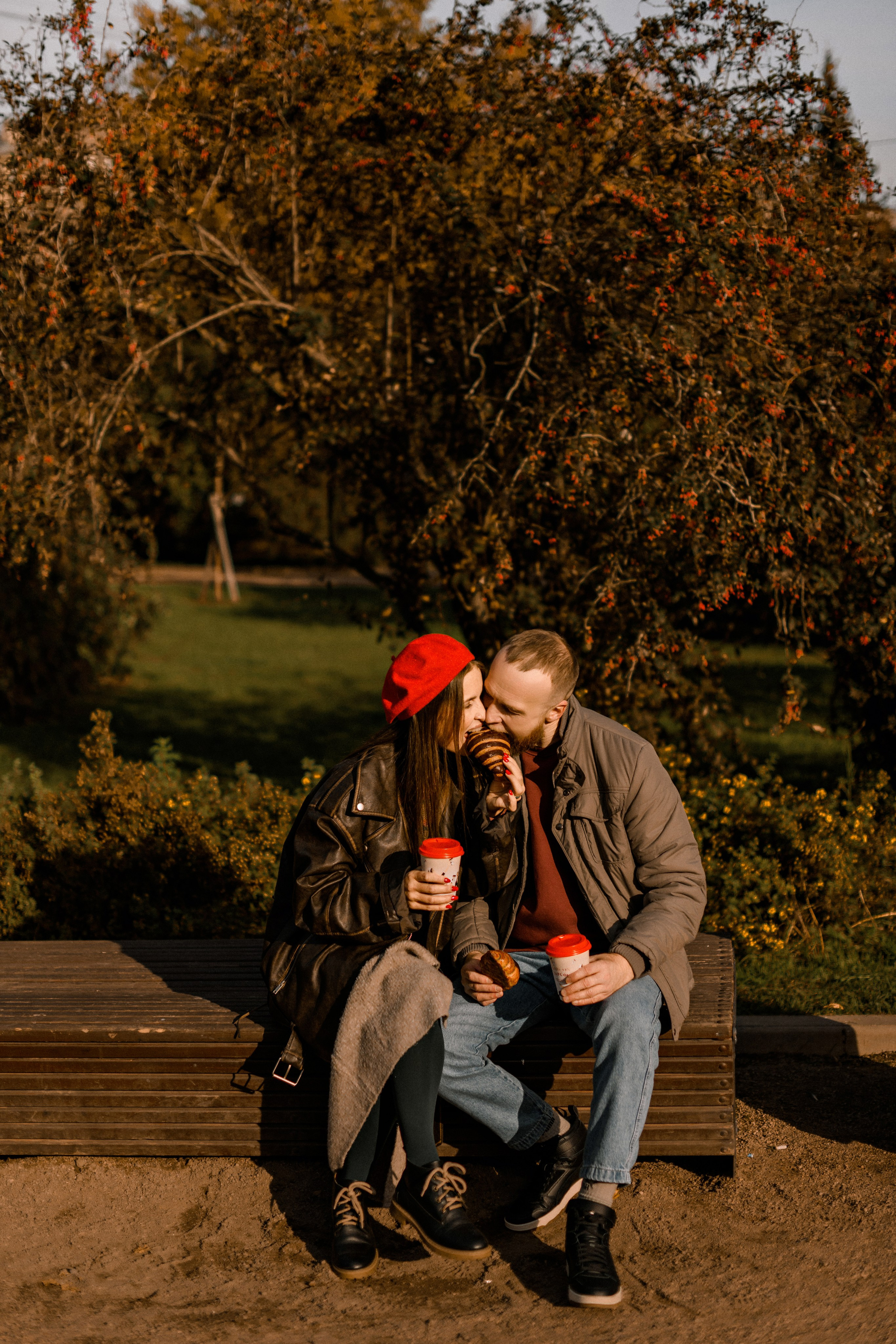 Люба и Коля. Осень на Петроградке. Свадебный фотограф в Санкт-Петербурге София Шубик