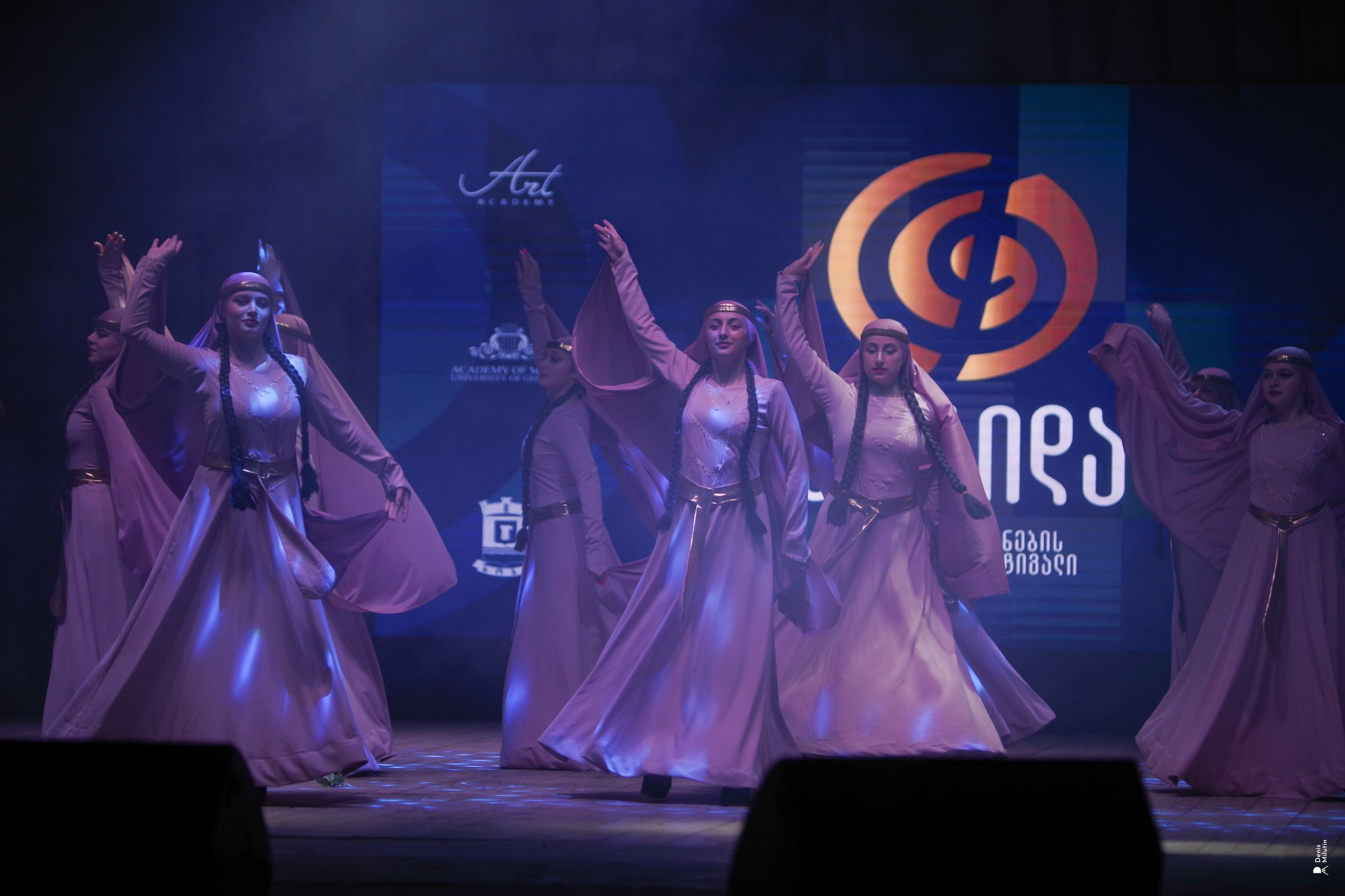 Танцы в Хоби. Портретный фотограф Денис Милютин