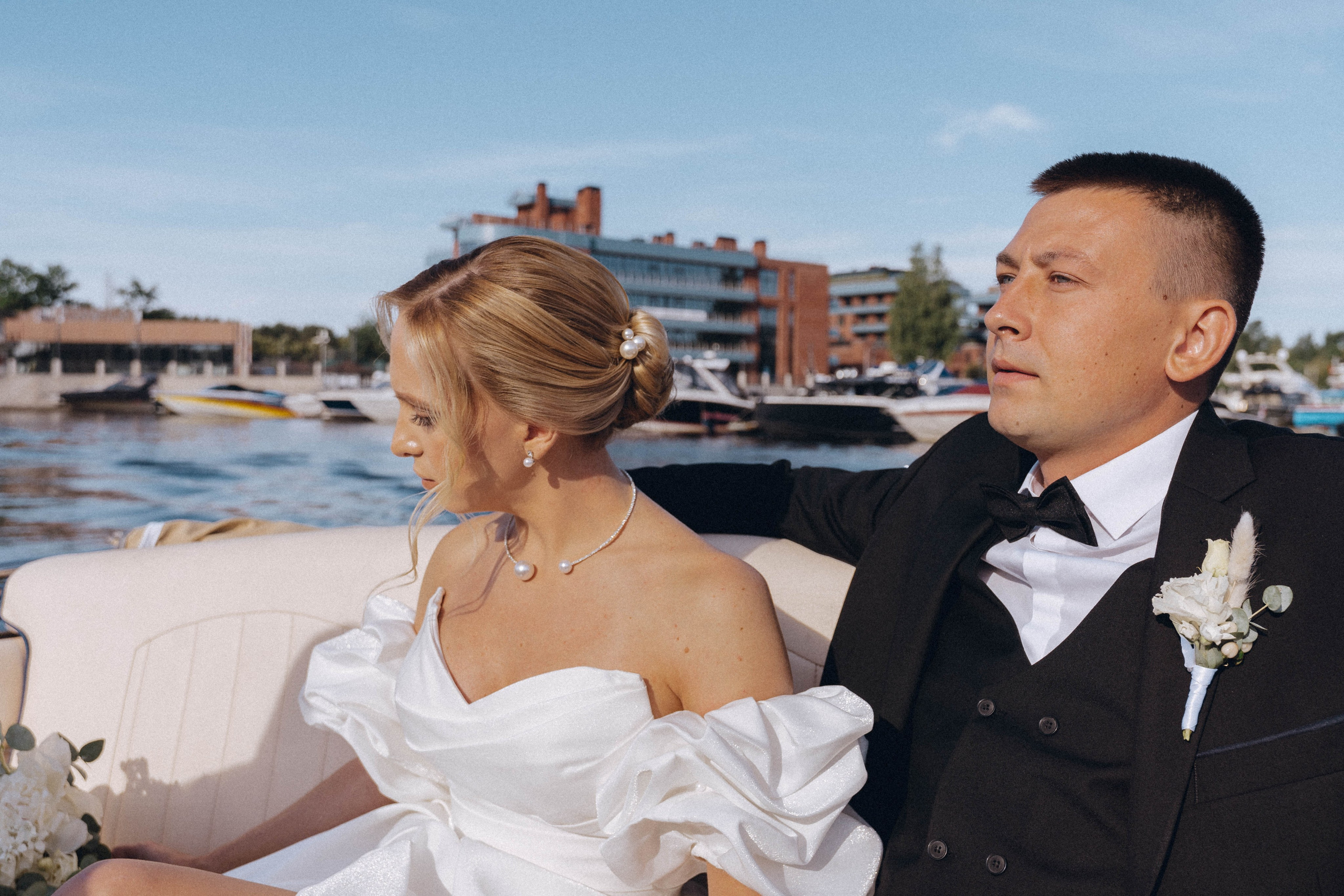 СВАДЕНБНАЯ СЬЕМКА НА КАТЕРЕ ПО КАНАЛАМ САНКТ-ПЕТЕРБУРГА И В АКВАТОРИИ НЕВЫ. Профессиональный фотограф, Санкт-Петербург — Виктория Богомолова