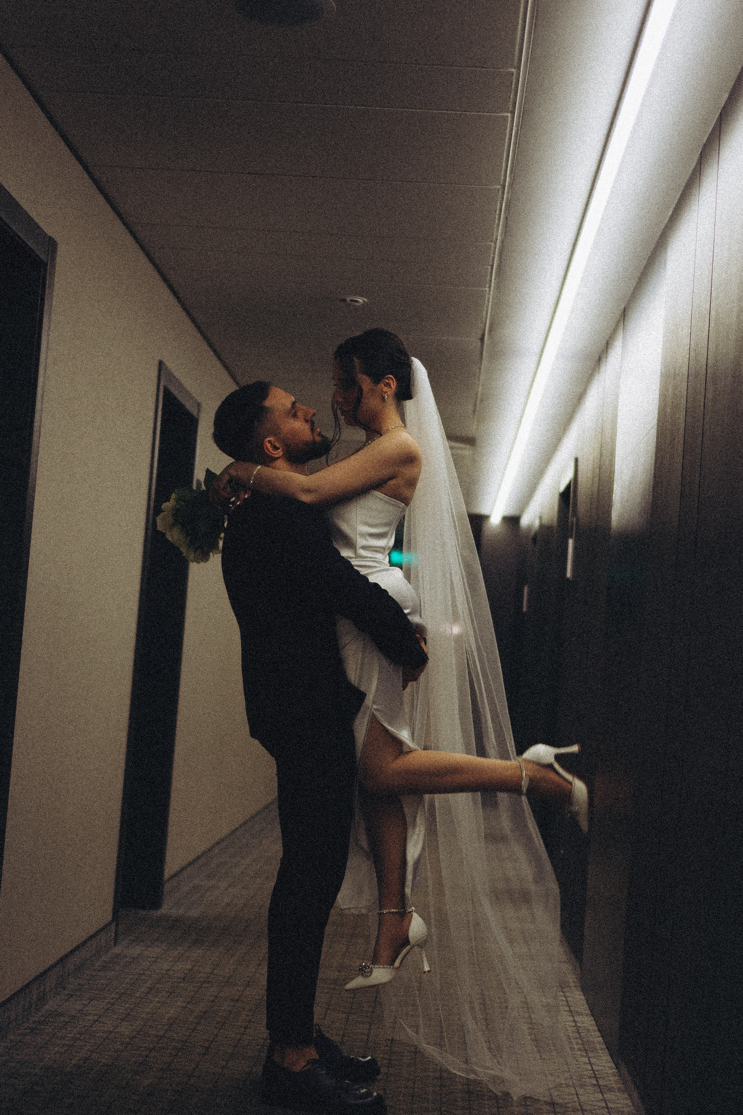 СВАДЕБНАЯ СЬЕМКА СБОРОВ ЖЕНИХА И НЕВЕСТЫ В ОТЕЛЕ И ТАКЖЕ ФОТОСЕССИИЯ В ОТЕЛЕЕ МЕГАПОЛИС БРЯНСК. Профессиональный фотограф, Санкт-Петербург — Виктория Богомолова