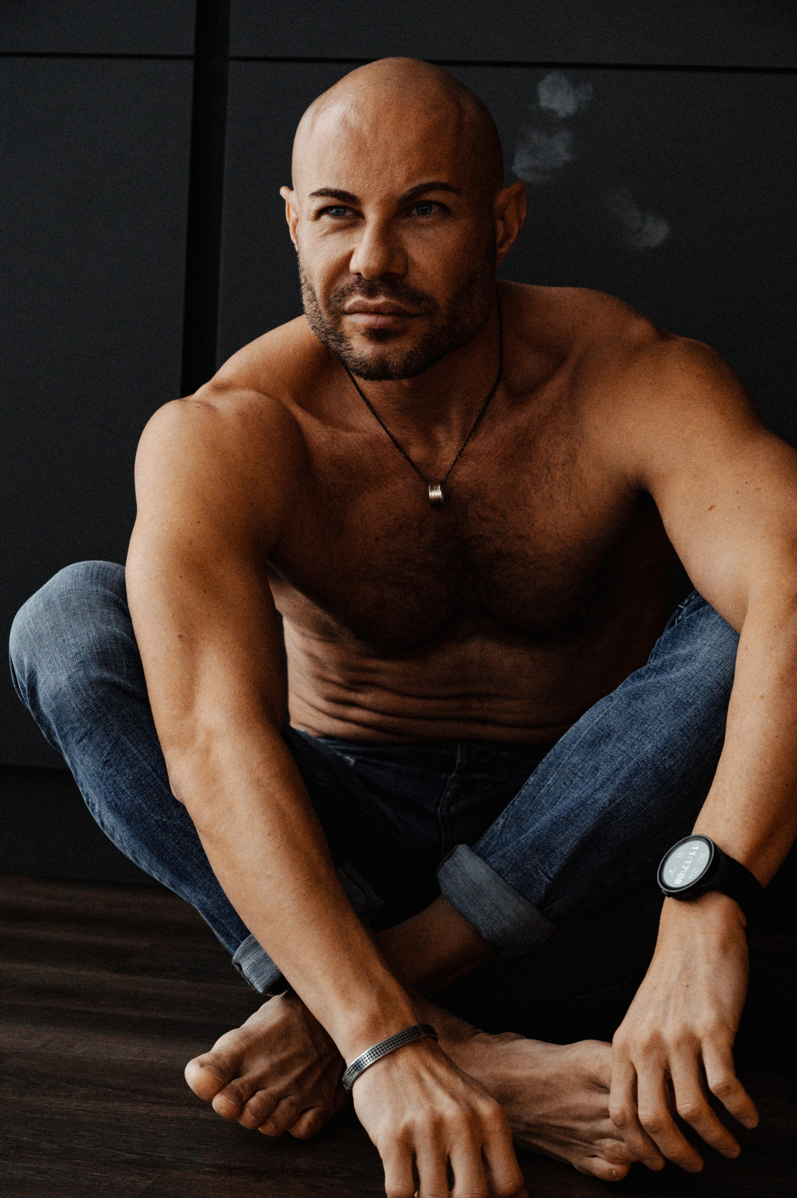 Матвей. Профессиональный фотограф беременности в СПБ. Стильные фотосессии беременности в стиле минимализм и классическая фотография