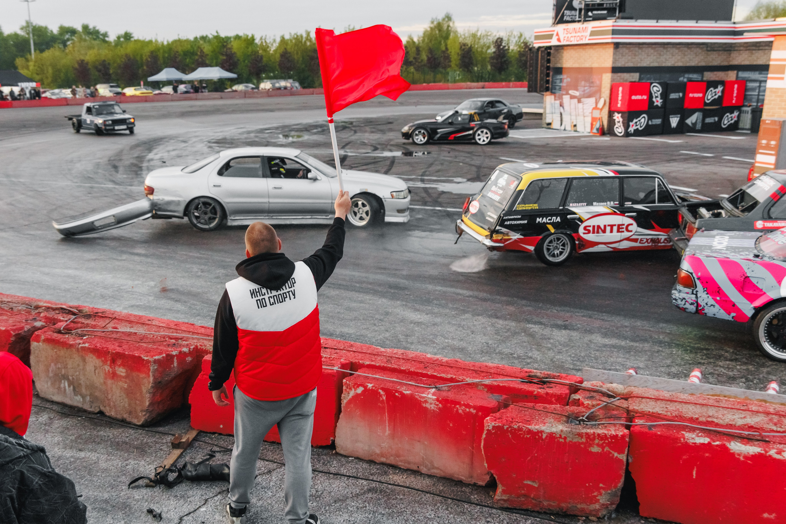 Выставка и дрифт машин. Репортажный фотограф. Москва. Алина Ланская