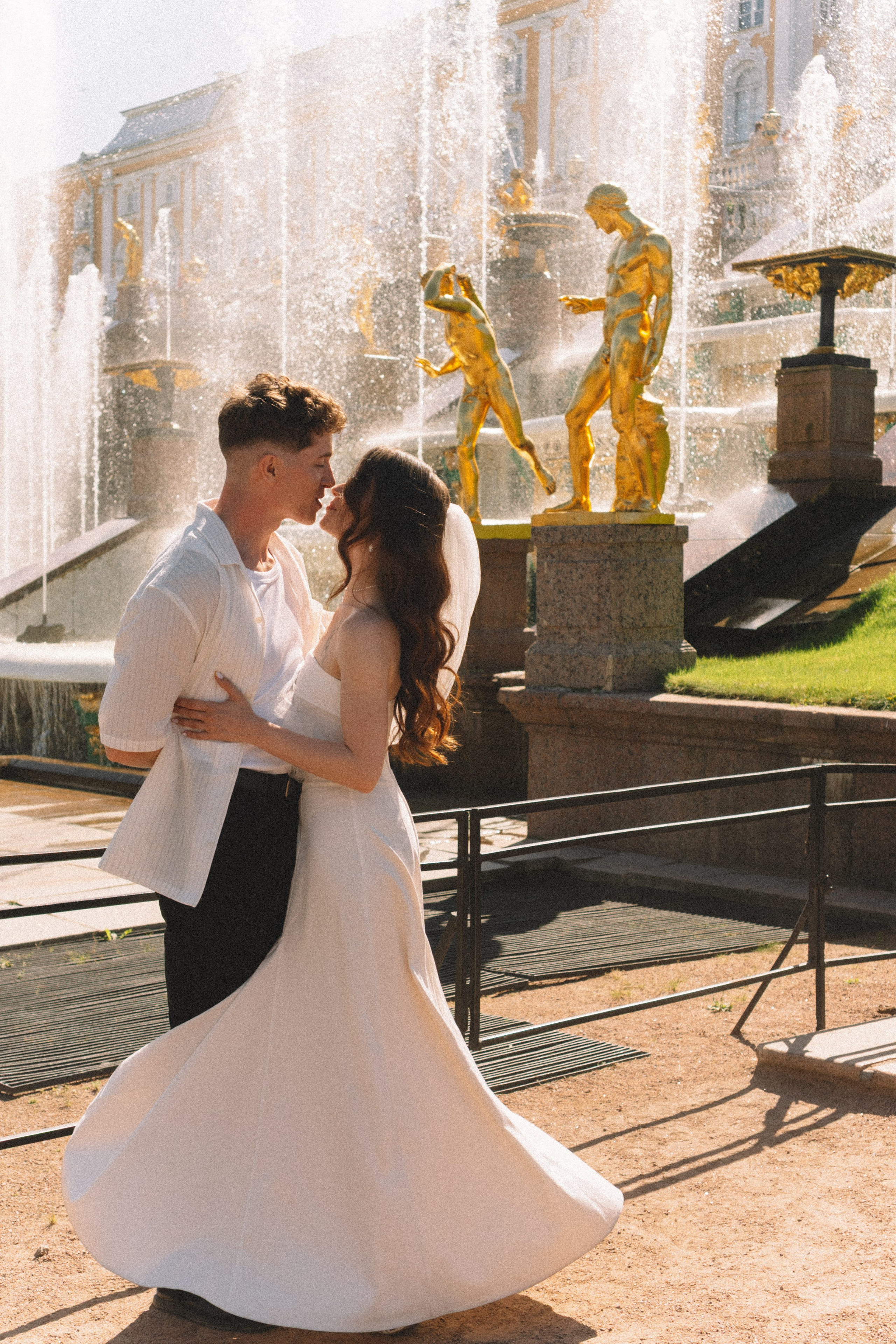 СВАДЕБНАЯ СЬЕМКА В ПЕТЕРГОФЕ И СЬЕМКА РЕПОРТАЖА В ЗАГСЕ ПЕТЕРГОФА. Профессиональный фотограф, Санкт-Петербург — Виктория Богомолова