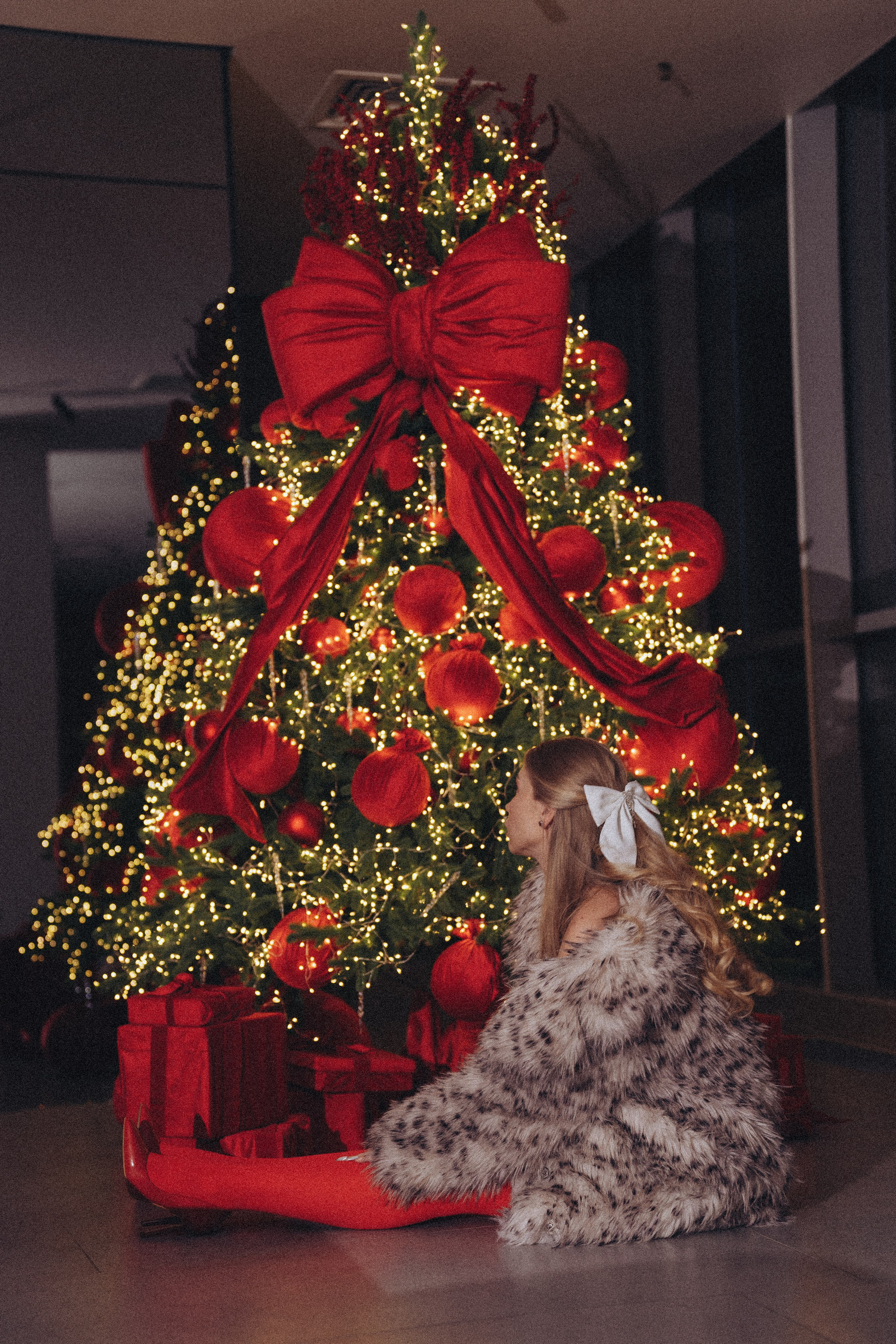 ФОТОСЕССИЯ К НОВОМУ ГОДУ В СТУДИИ С ЕЛОЧКОЙ КРАСИВЫЙ ОБРАЗ. Профессиональный фотограф, Санкт-Петербург — Виктория Богомолова