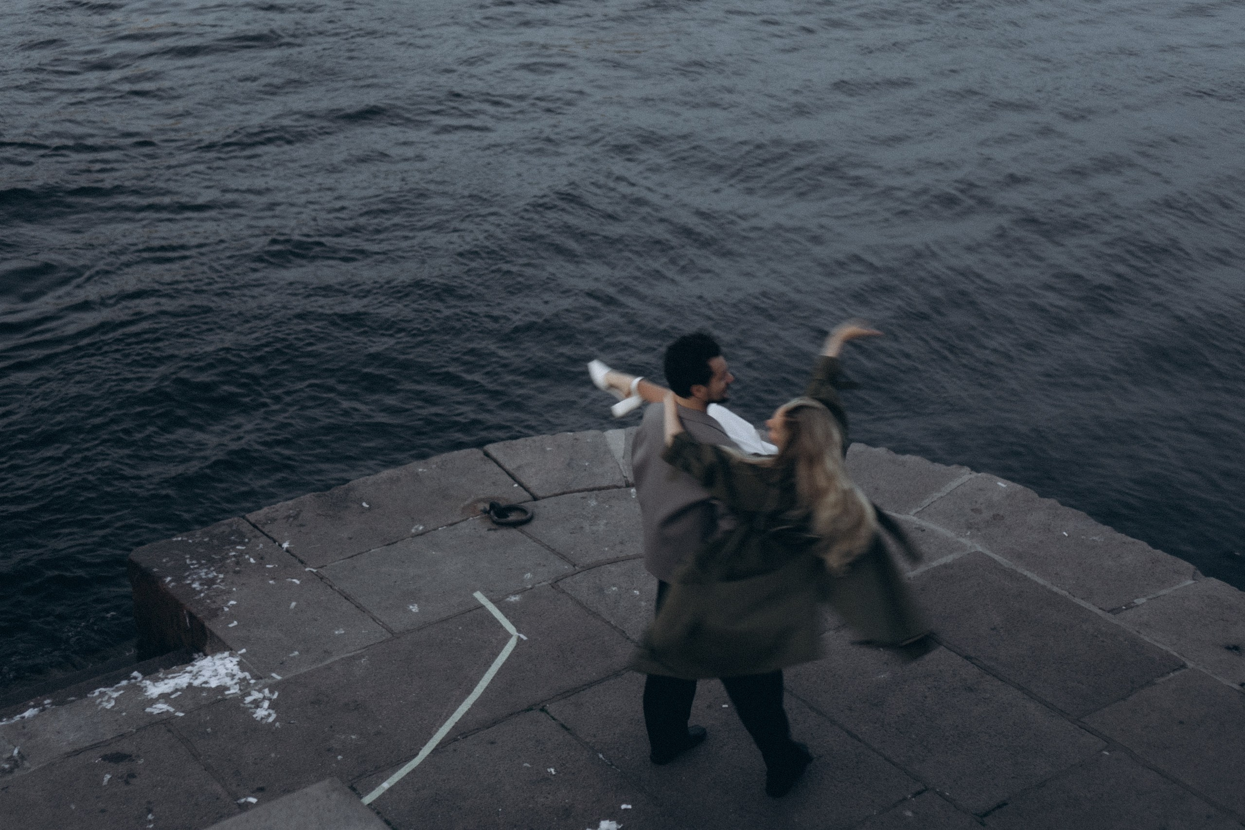 СВАДЕБНАЯ СЬЕМКА ПАРЫ НА РАССВЕТЕ В БЕЛЫЕ НОЧИ И ПРОГУЛКА С РАЗВОДНЫМИ МОСТАМИ И ПИКНИК ВОЗЛЕ ИСАКИЕВСКОГО СОБОРА. Профессиональный фотограф, Санкт-Петербург — Виктория Богомолова