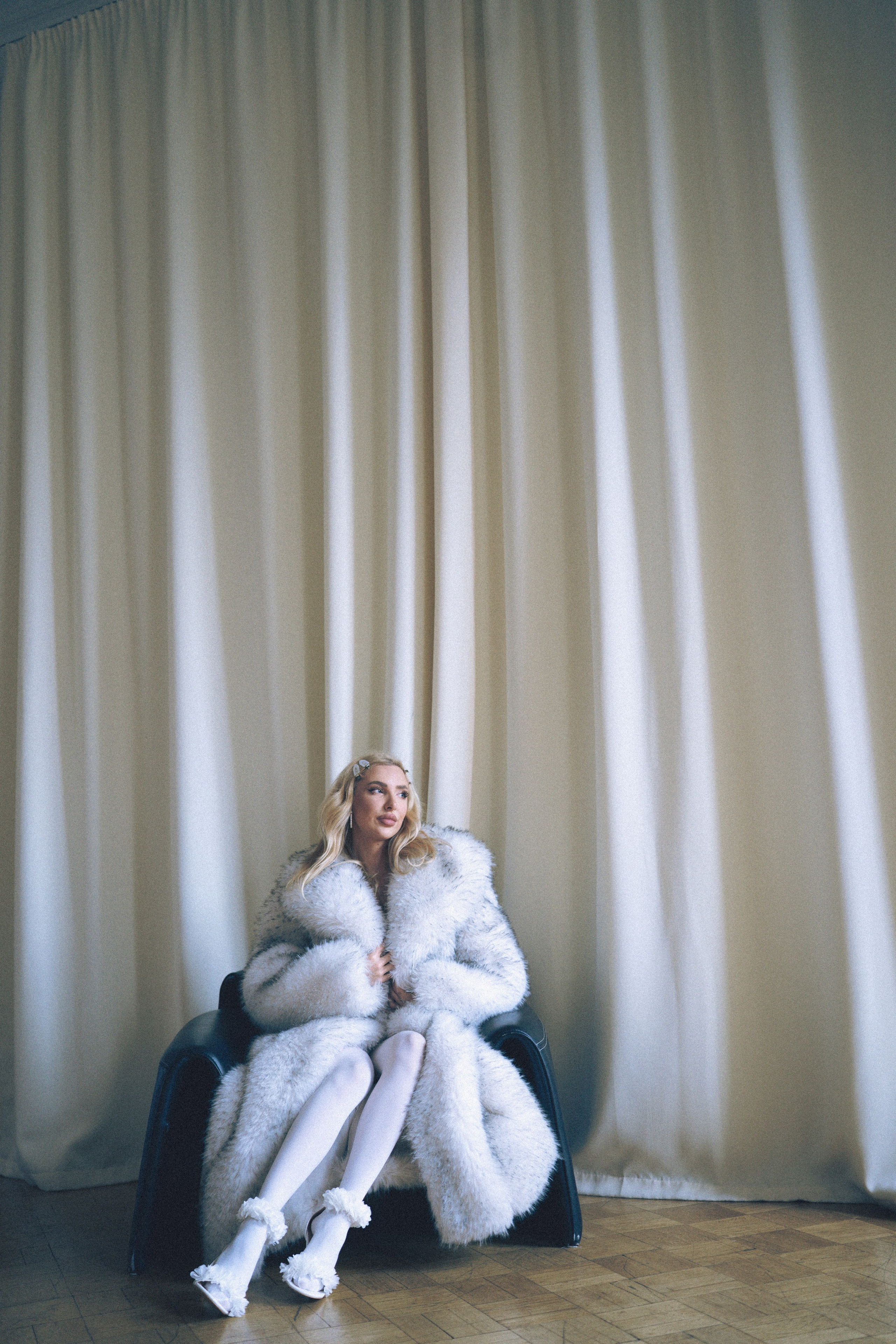 МИНИМАЛИЗМ В СТУДИИ НА ЧЕРНЫШЕВСКОЙ В СТУДИИ С БАЛКОНОМ. Профессиональный фотограф, Санкт-Петербург — Виктория Богомолова