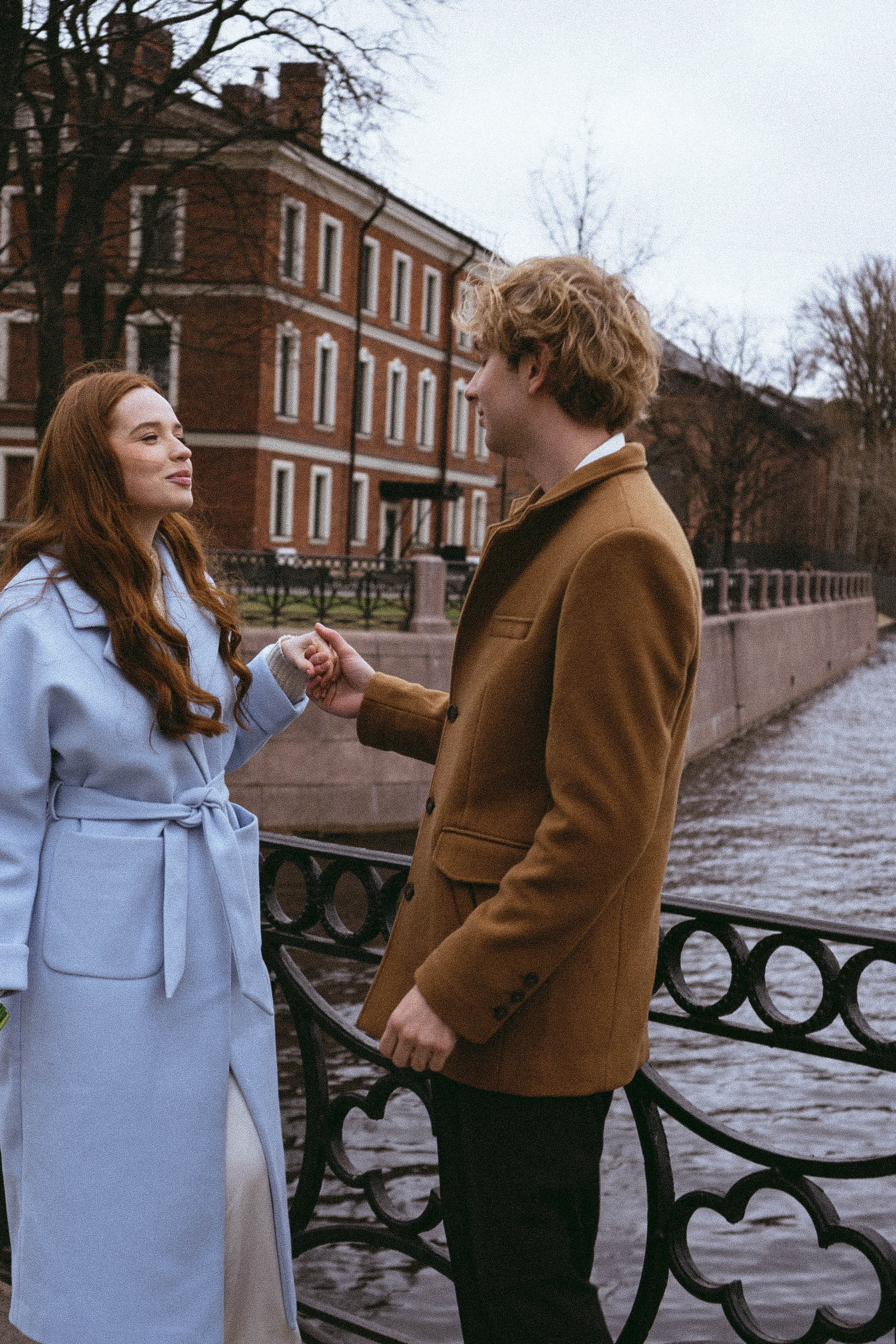 СВАДЕБНАЯ СЬЕМКА В ОТЕЛЕ. СБОРЫ ЖЕНИХА И НЕВЕСТЫ И ТАКЖЕ ТОР И ПОДГОТОВКА К ПРОГУЛКЕ И ПРОГУЛКА ПО ПЕТРОГРАДКЕ. Профессиональный фотограф, Санкт-Петербург — Виктория Богомолова