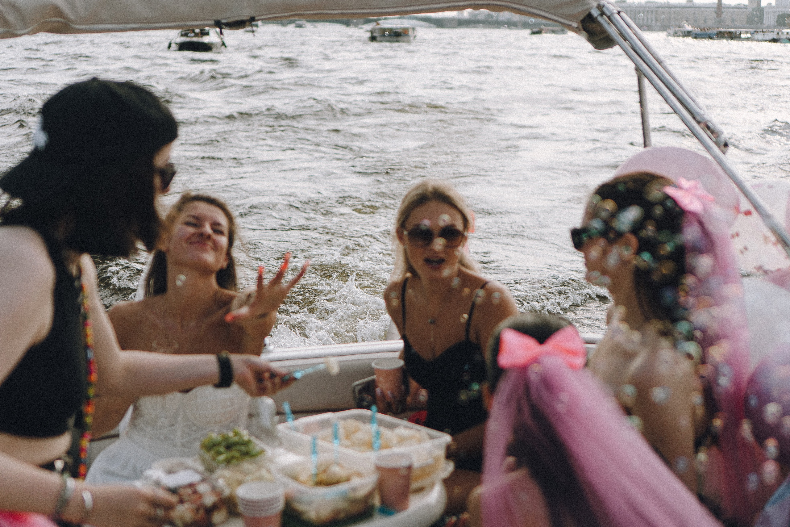 ДЕВИЧНИК НА КАТЕРЕ. Профессиональный фотограф, Санкт-Петербург — Виктория Богомолова