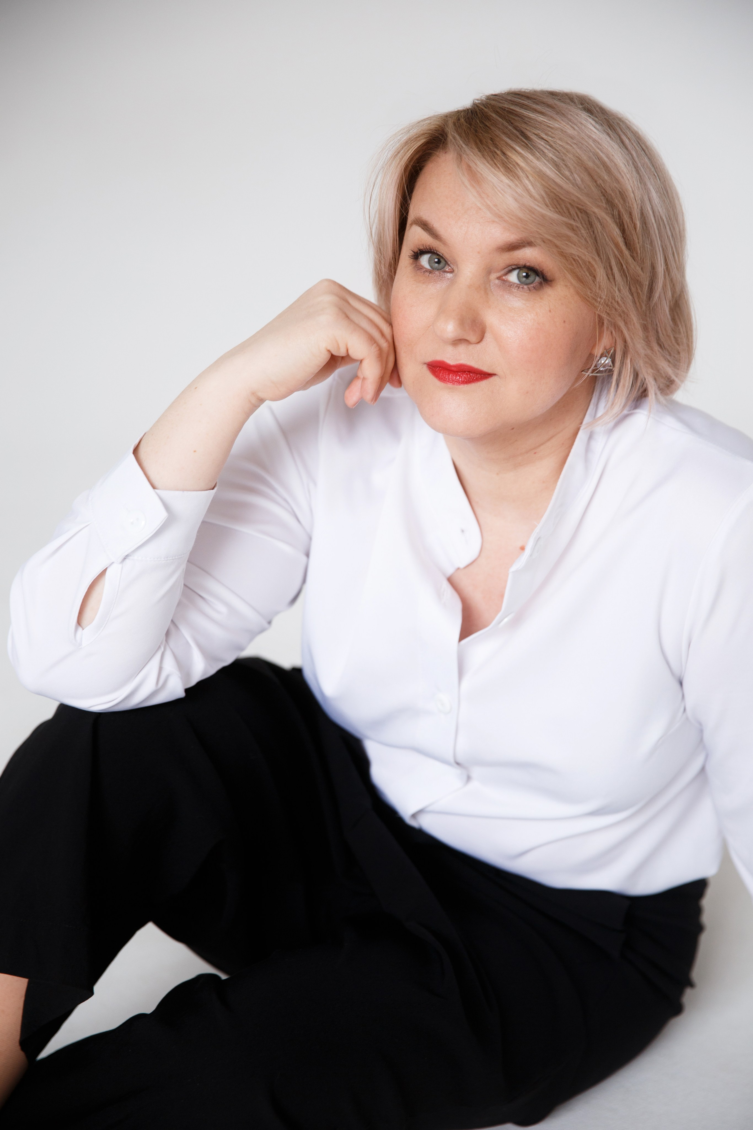 Анюта. Визажист, мастер по причёскам, преподаватель по макияжу. Женский и контент фотограф Люба Пунанцева. Северодвинск. Архангельск