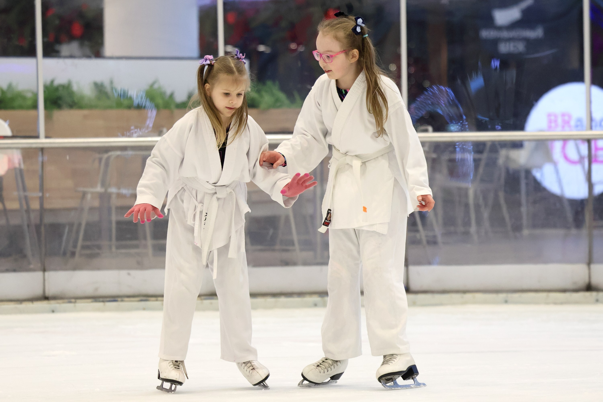 Елка каратэ на катке. Спортивный и репортажный фотограф Ермакова Светлана