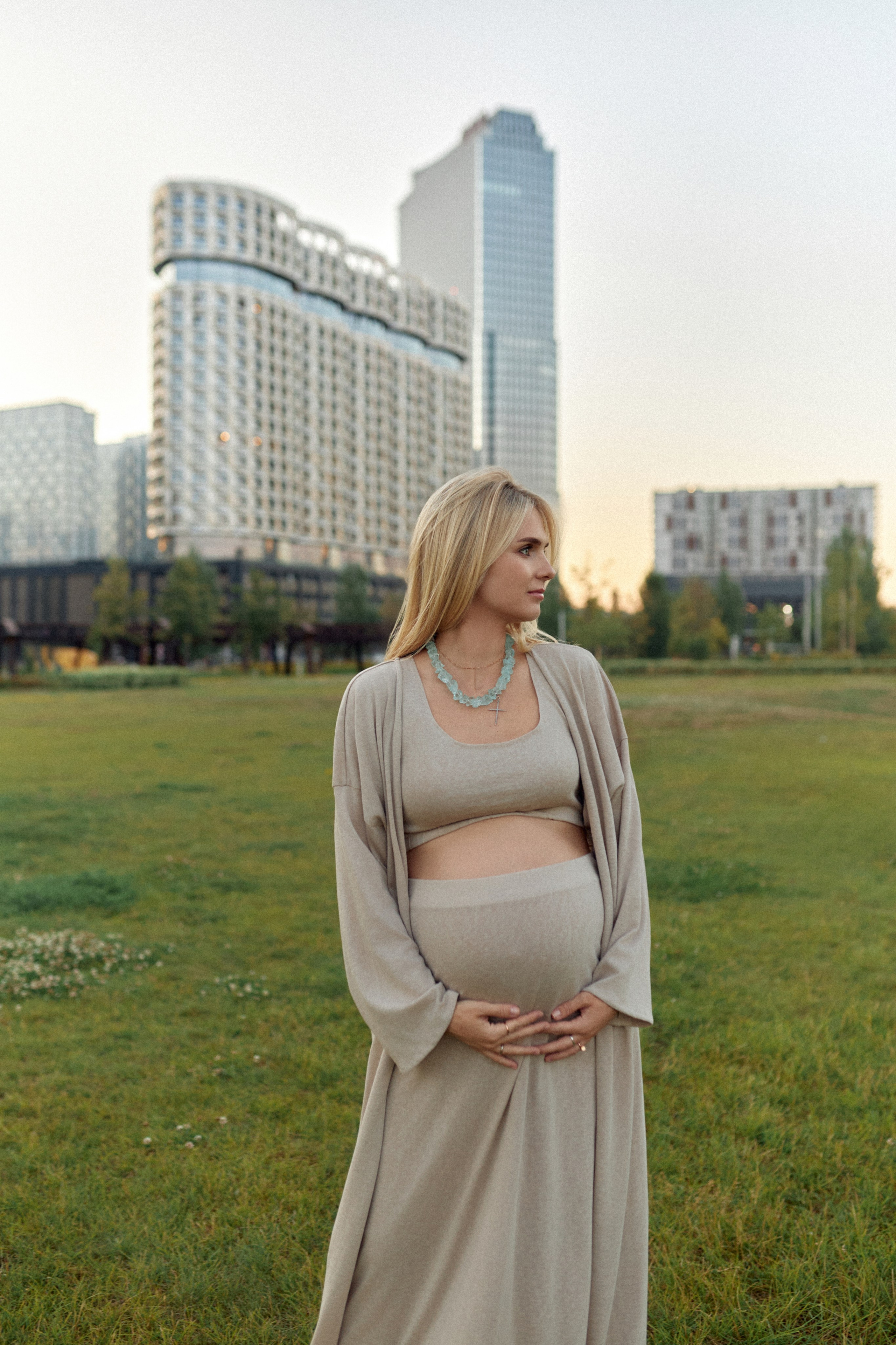 Стильная фотосессия беременности. Сестры Карабаза. Фотографы и ретушеры в Москве и Санкт-Петербурге