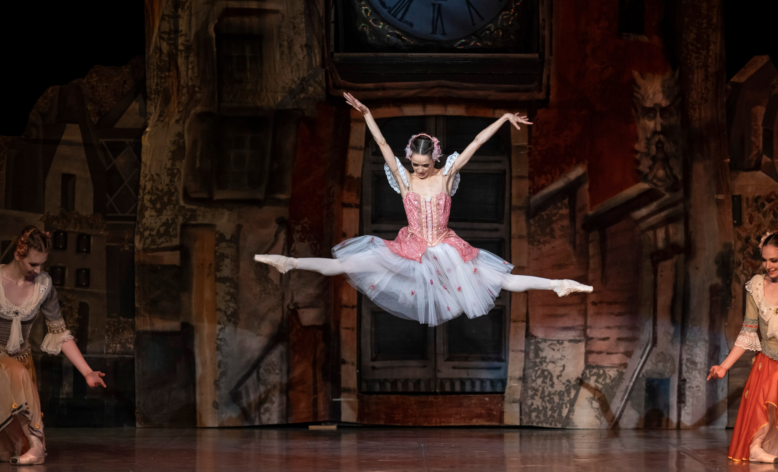 Коппелия. Балет Наталии Касаткиной и Владимира Василёва. Балетный фотограф Москва Майоров Николай