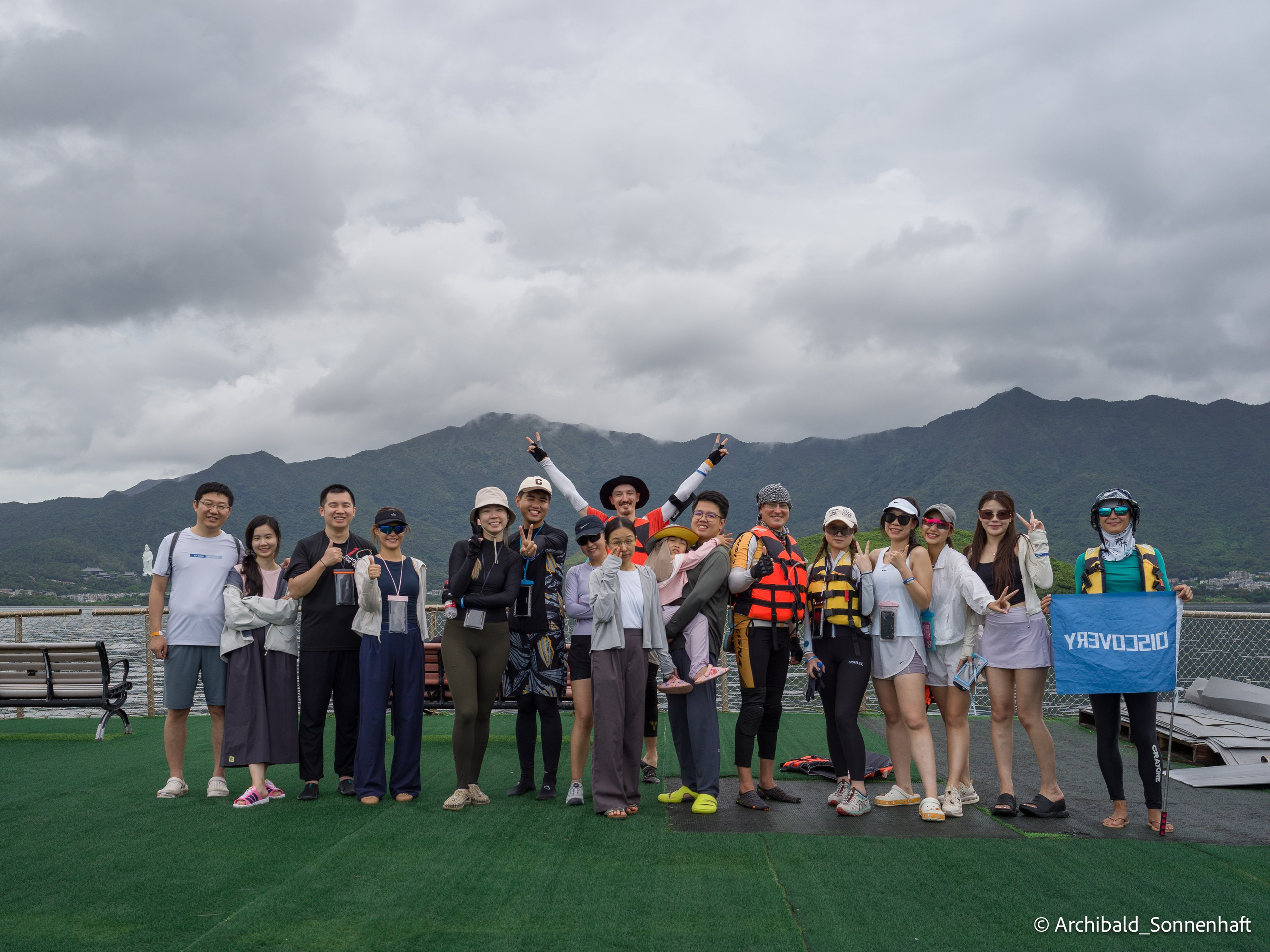 Kayaking. Photographer in Guangzhou, China. Archibald Sonnenhaft