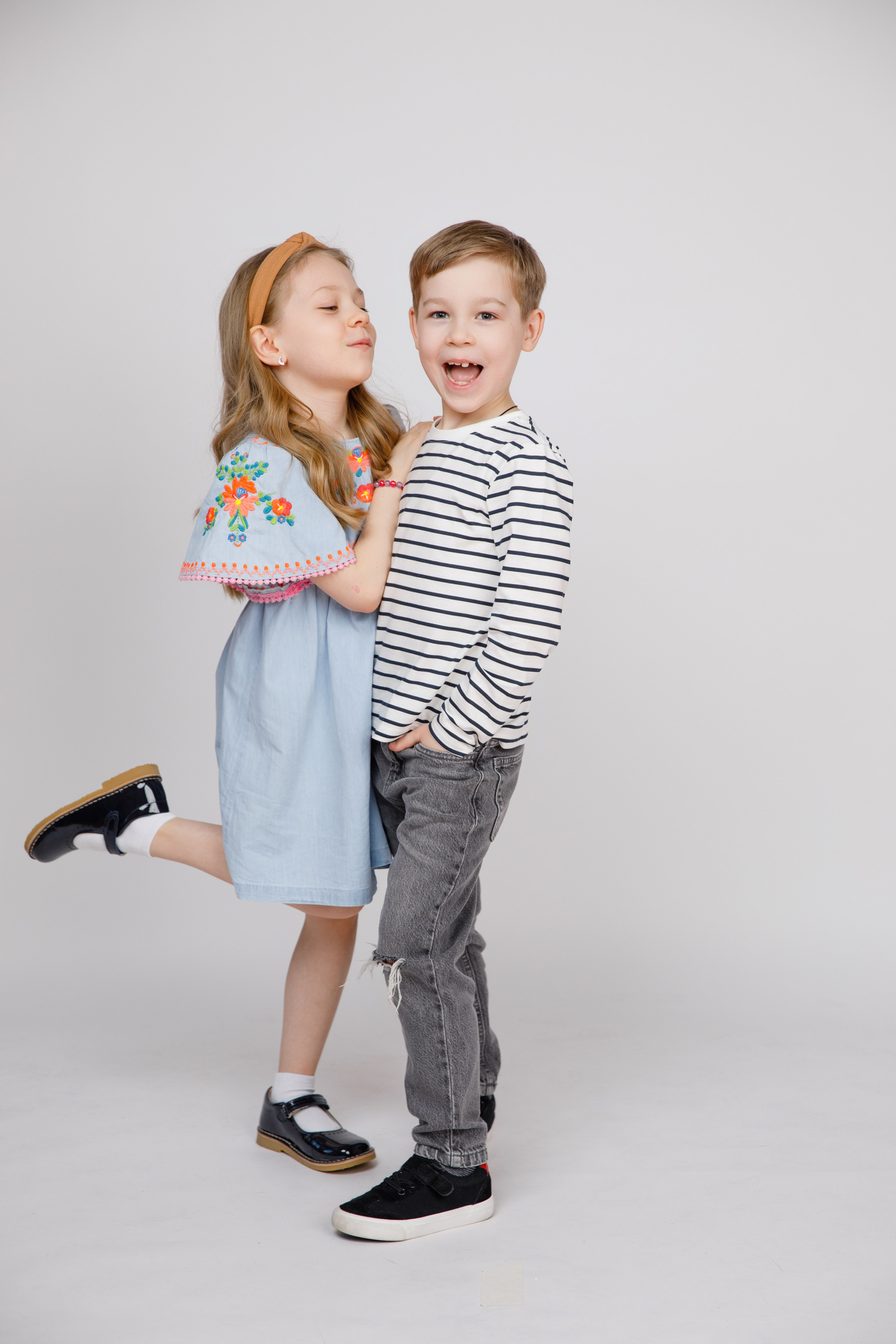 ГРУППОВЫЕ ФОТОГРАФИИ. Выпускные альбомы в Москве FOTOVMESTE