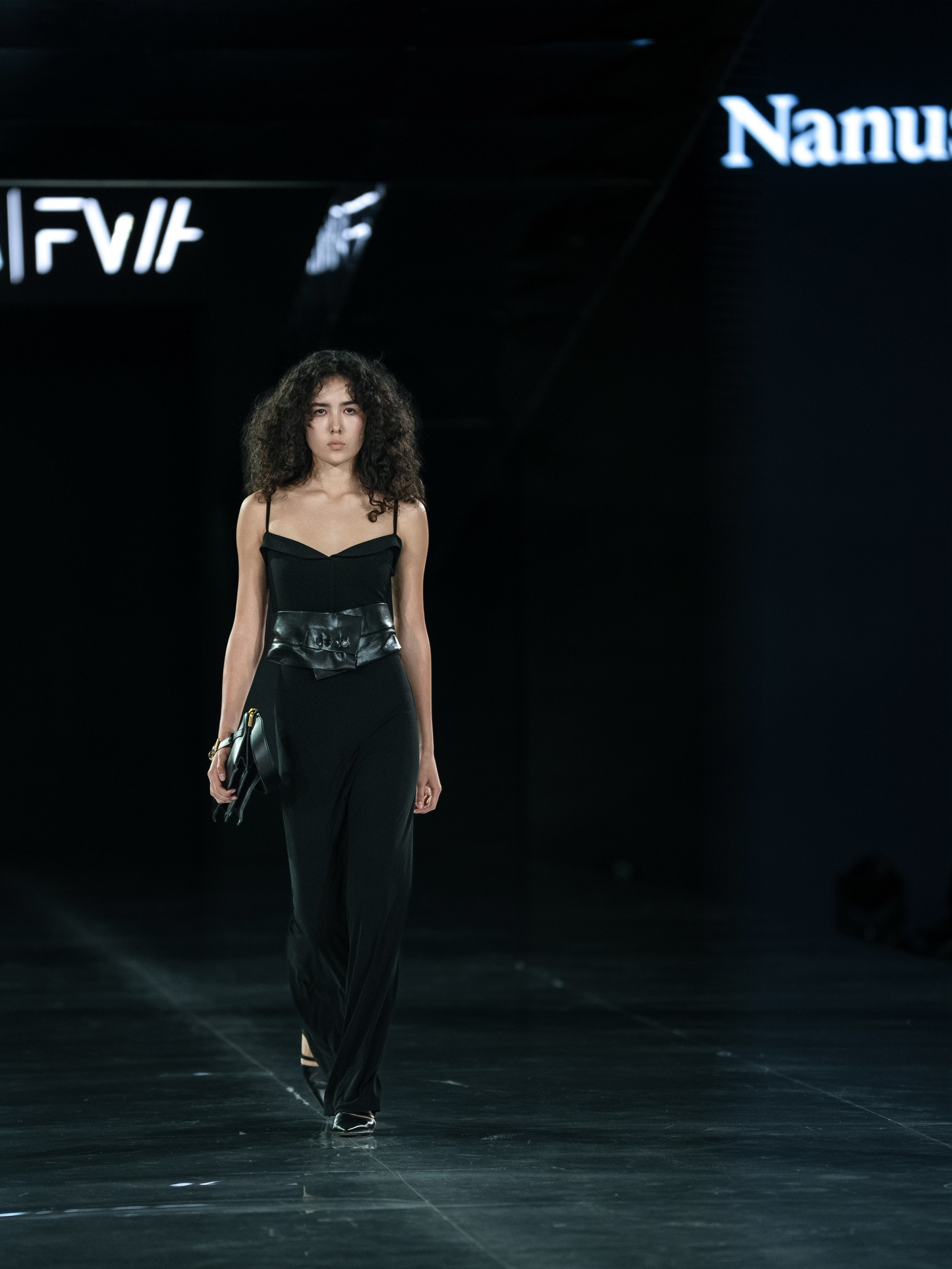Visa Fashion Week Nanushka. Сайт Алматинского НЮ АРТ, будуар и фэшн фотографа Дениса Карпенко