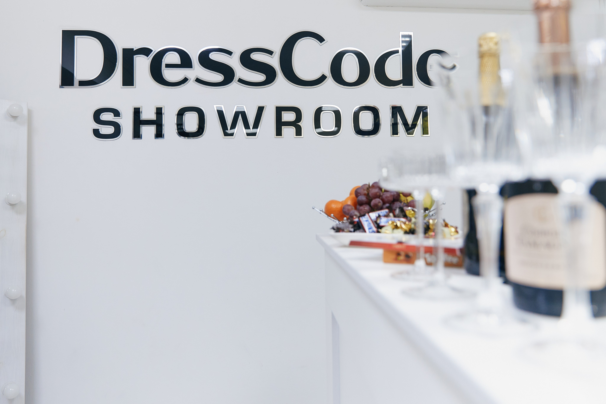 Один день с блогерами в DressCode SHOWROOM 16.04. Свадебный репортажный фотограф краснодар максим дремов дрёмов фотосессия студия цена