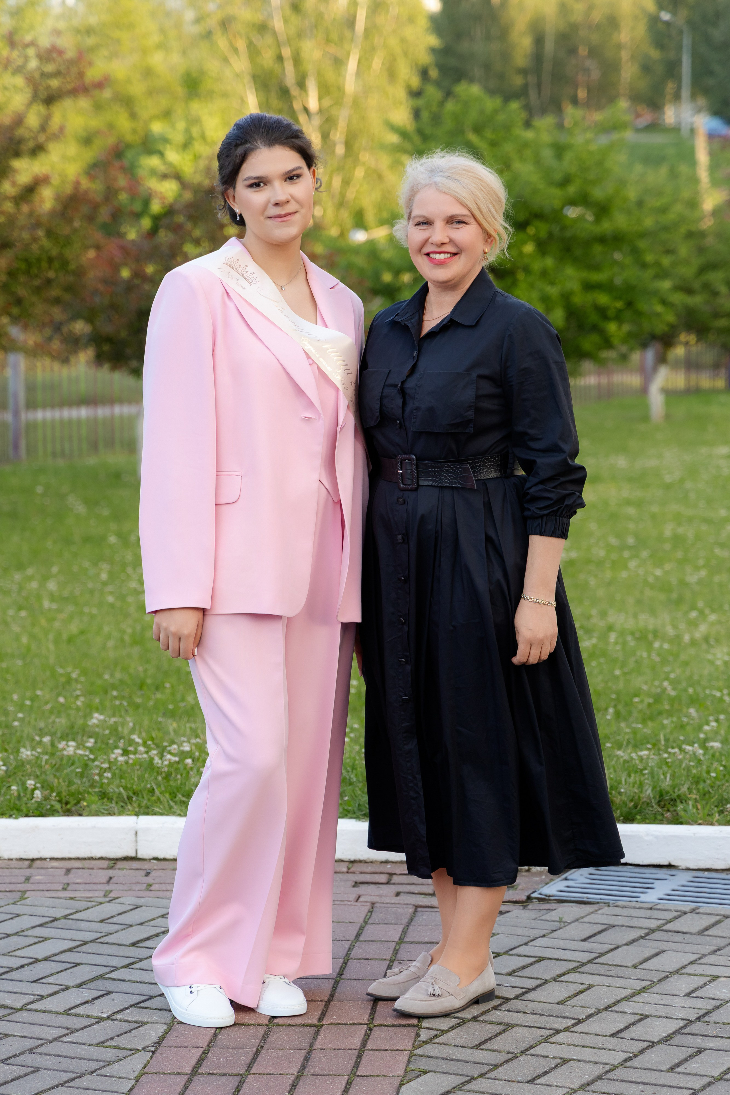 Школьный выпускной 2025 год в Минске, Беларуси. Свадебный фотограф в Минске/Беларуси Сергей Спиридонов