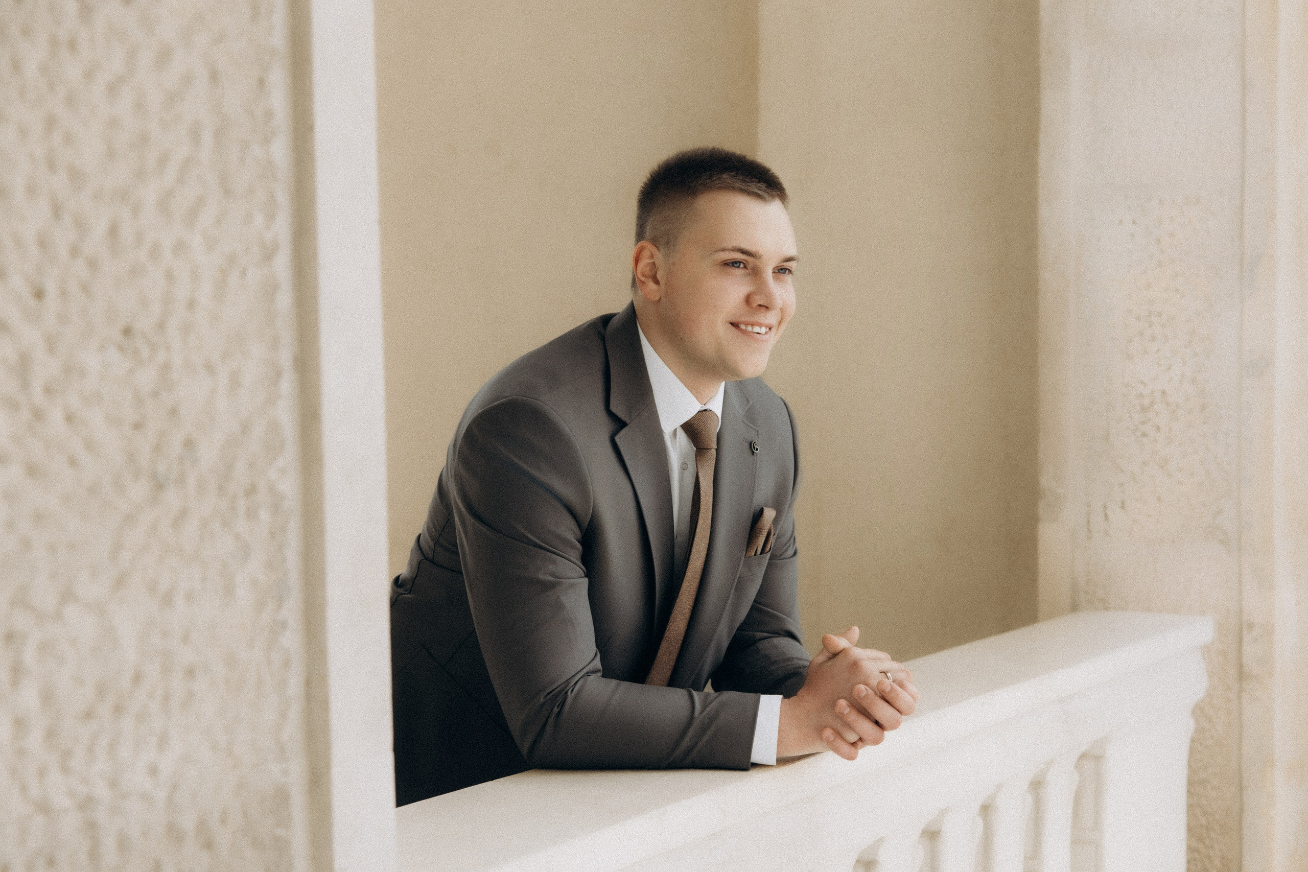 Свадебная фотосессия на Речном вокзале города Москвы