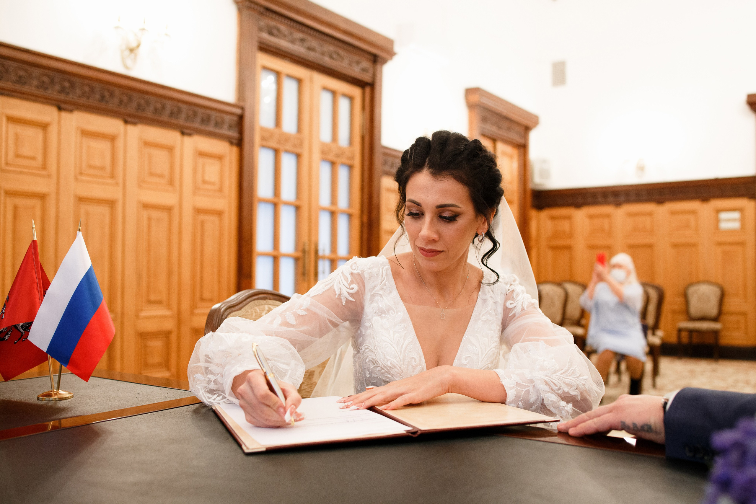 Максим и Виктория. Репортажный Фотограф в Москве Юра Гушан