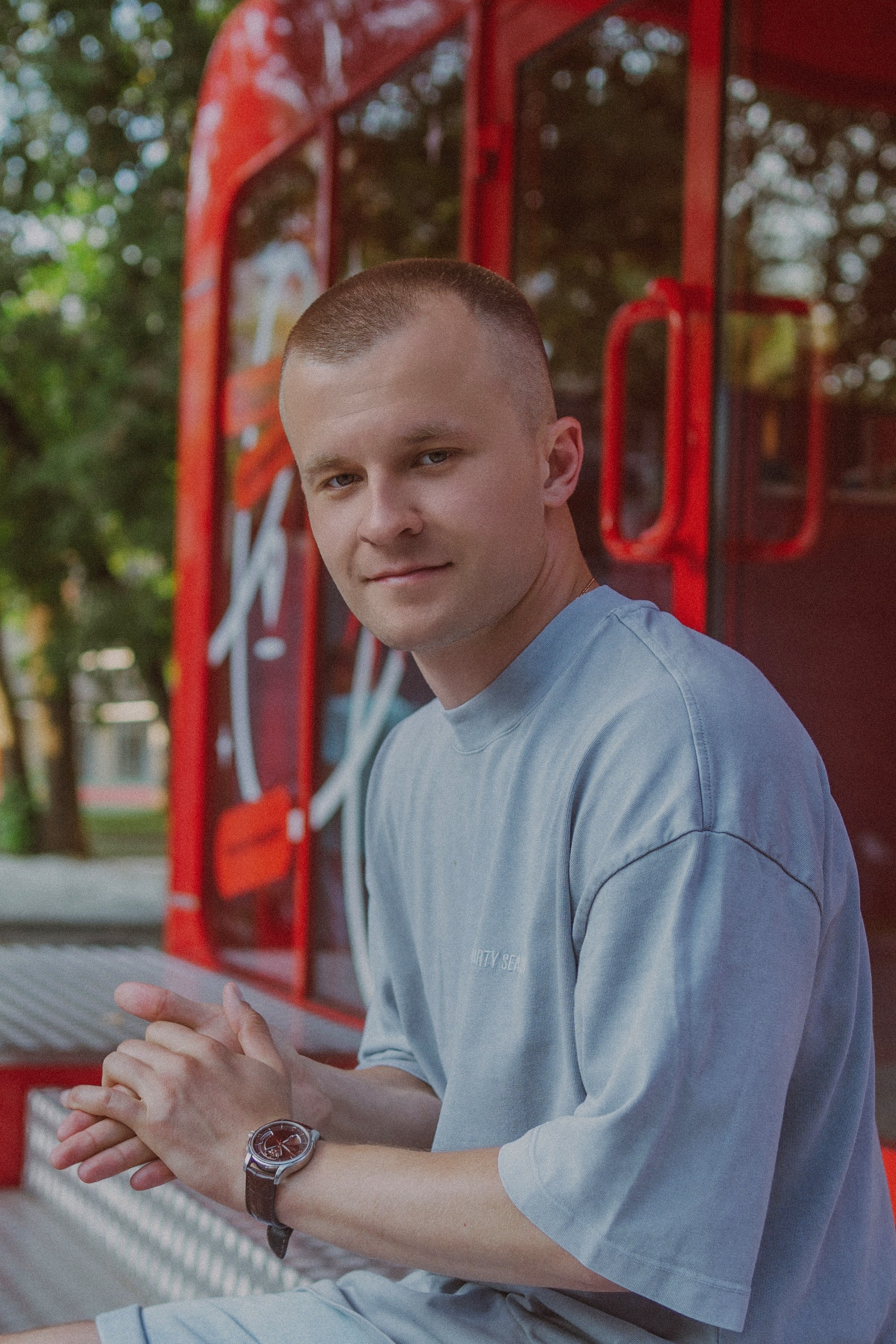 В кадре: педагог. Творческие фотосессии в Москве. Фотоальбом лидера группы ЯЛО