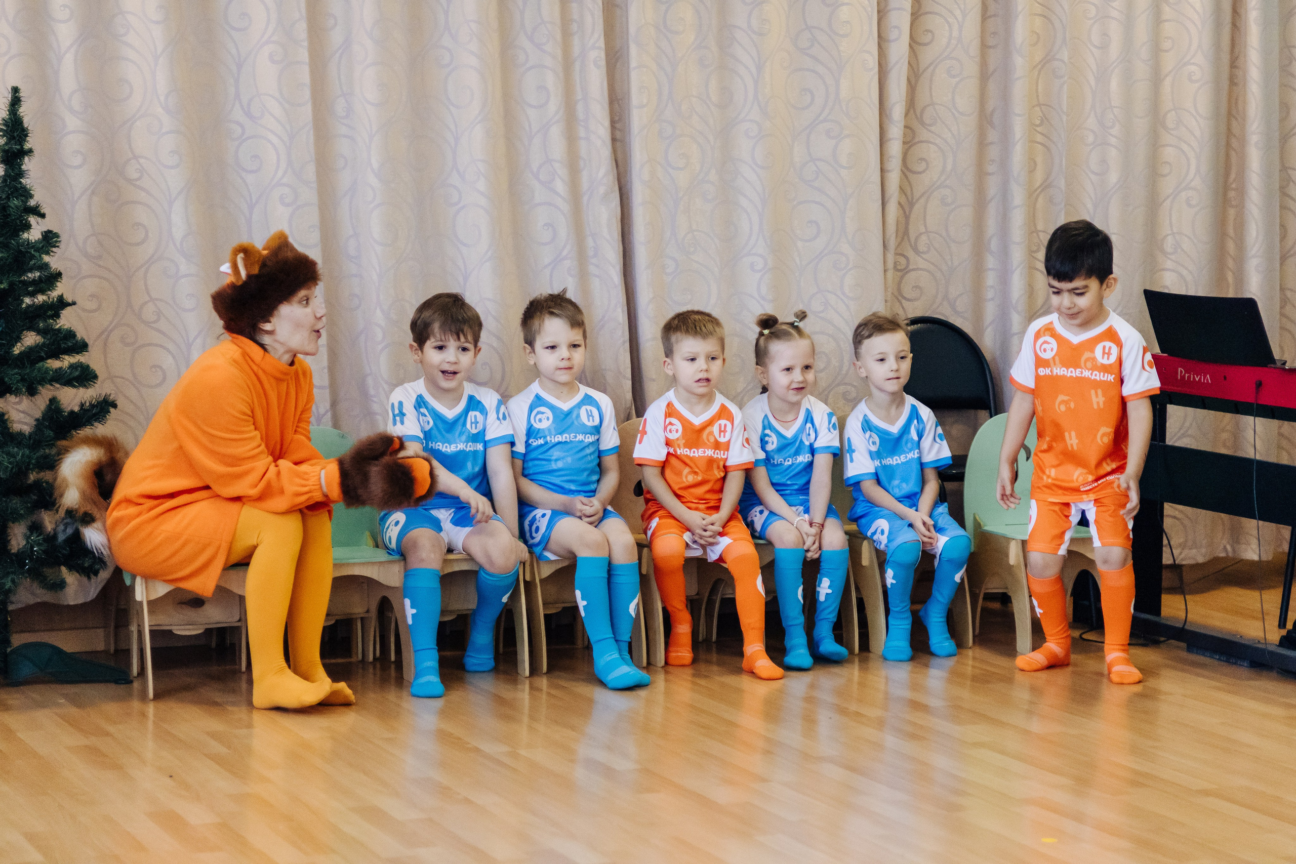 Фотосессия с кубком в детских садах г. Магнитогорска. Денис Прохоров Фотограф в г. Магнитогорск