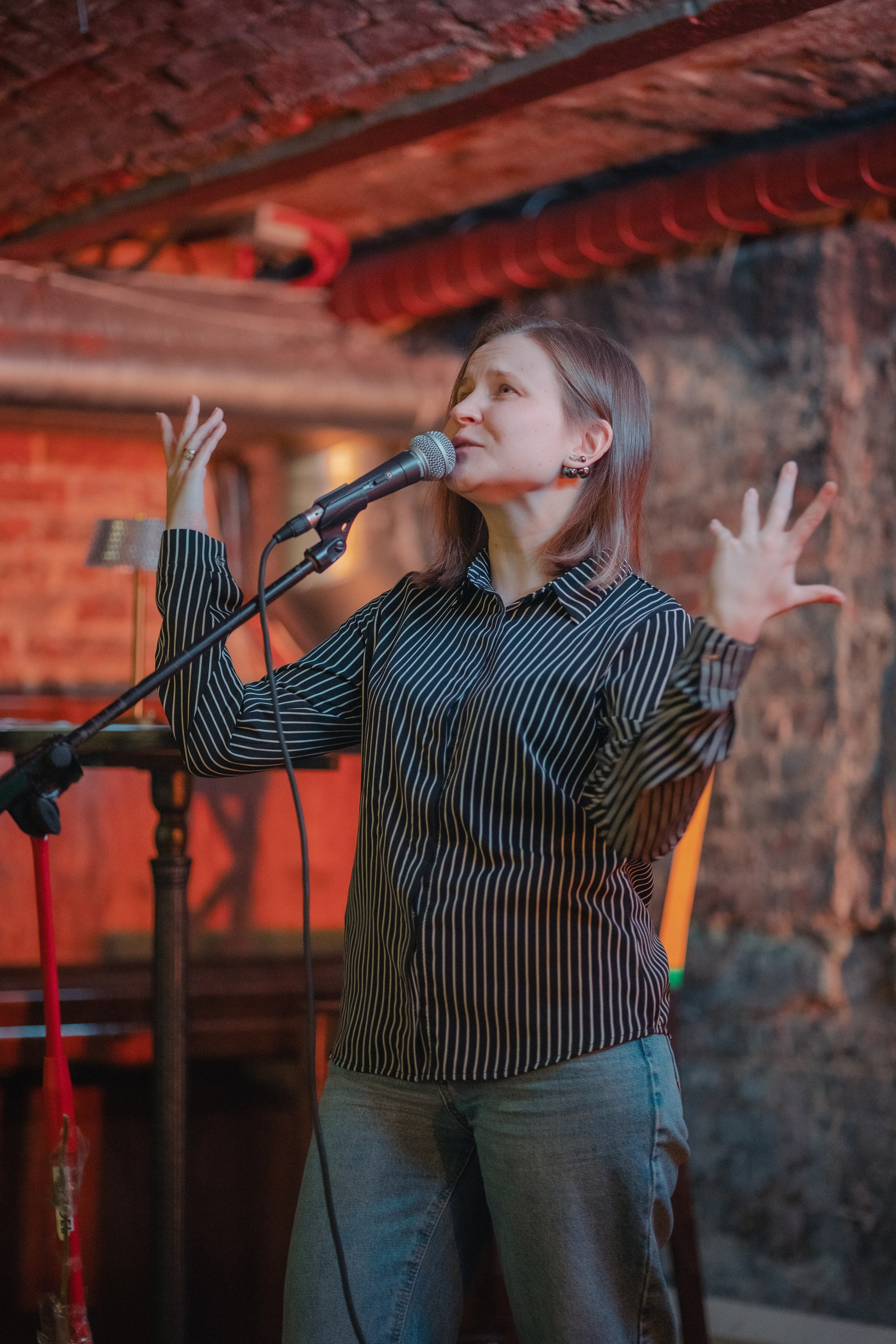 Презентация поэтического сборника. Творческие фотосессии в Москве. Фотоальбом лидера группы ЯЛО