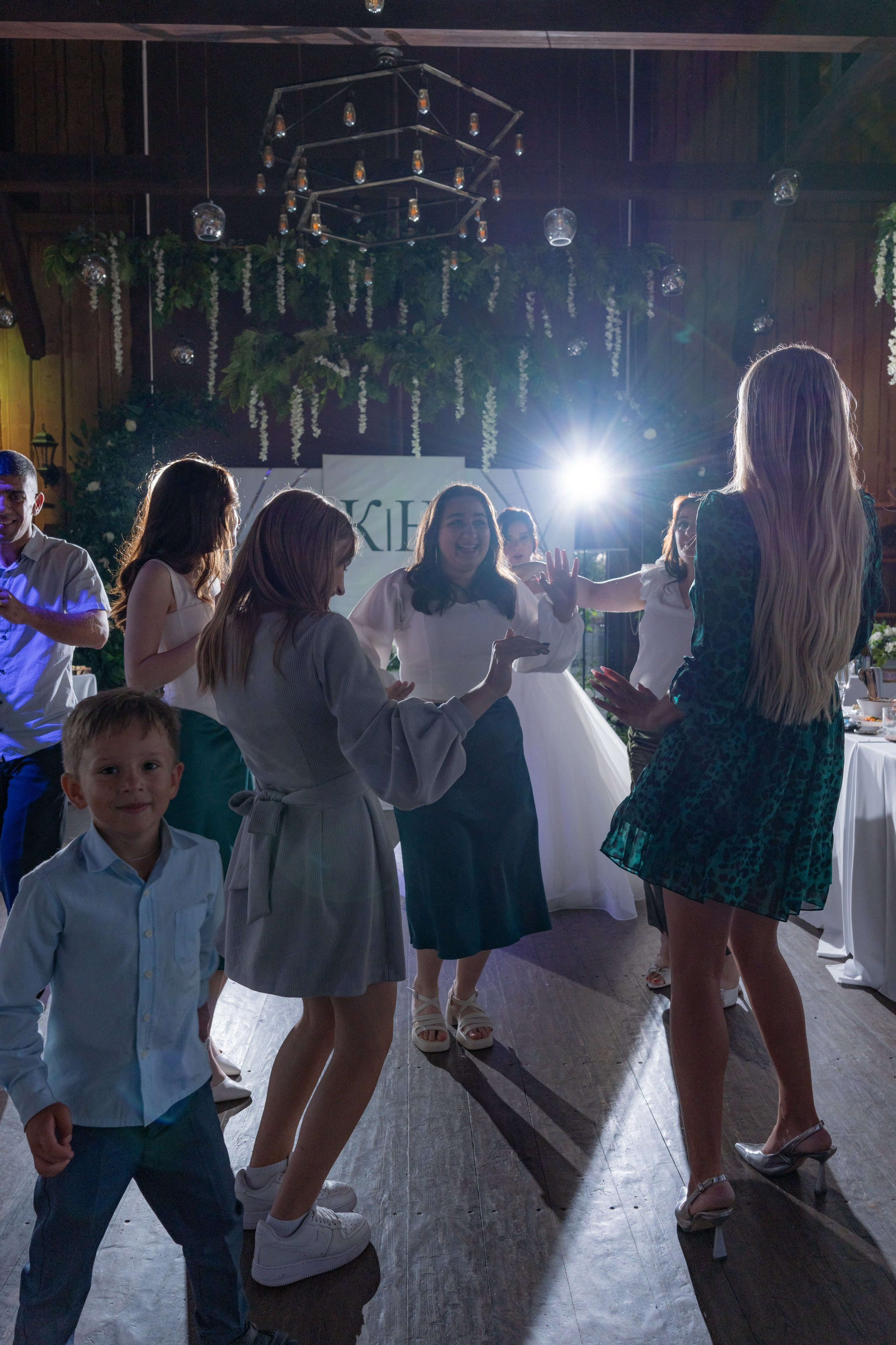 Банкет в ресторане «Амбар № 1» в городе Петергофе. Свадебный фотограф Александр Невский в Санкт-Петербурге