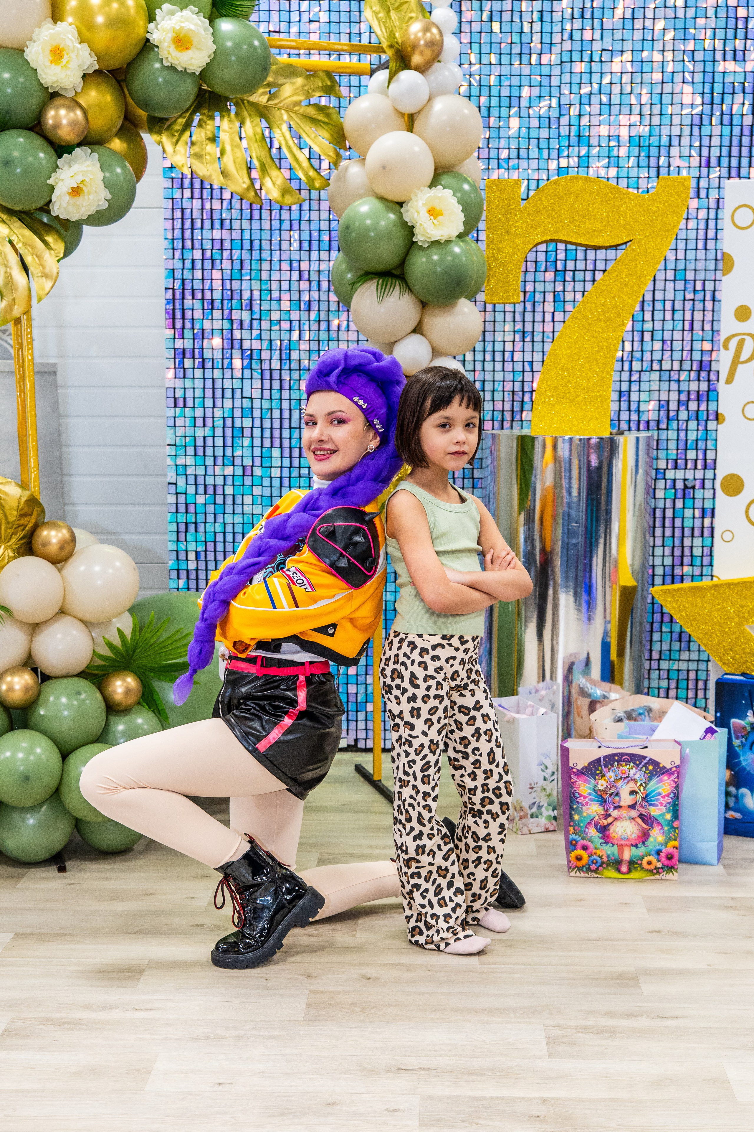 День Рождения Аленочки в Ниндзя Кидс в гости к ней пришла Супер Звезда Руми. Я Ольга Казанцева, фотографирую снимаю ваши киноистории и печатаю фото и цифровые портреты на холсте