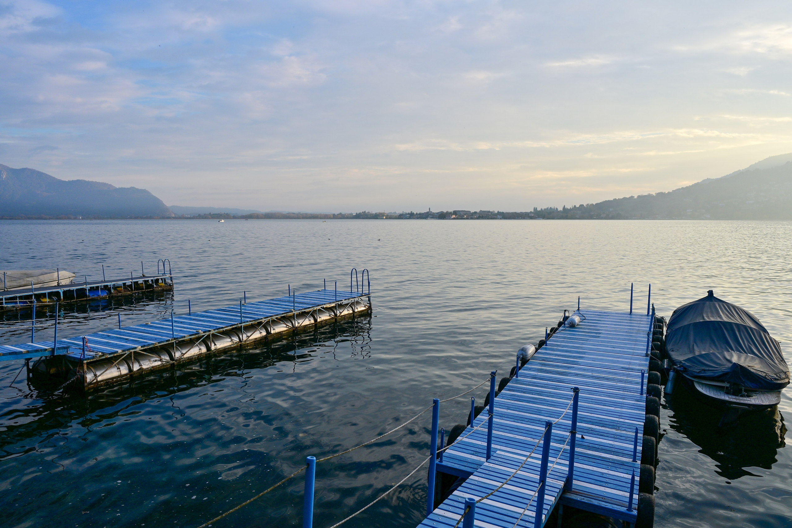 Lago d'iseo and hotel. Фотограф Минск
