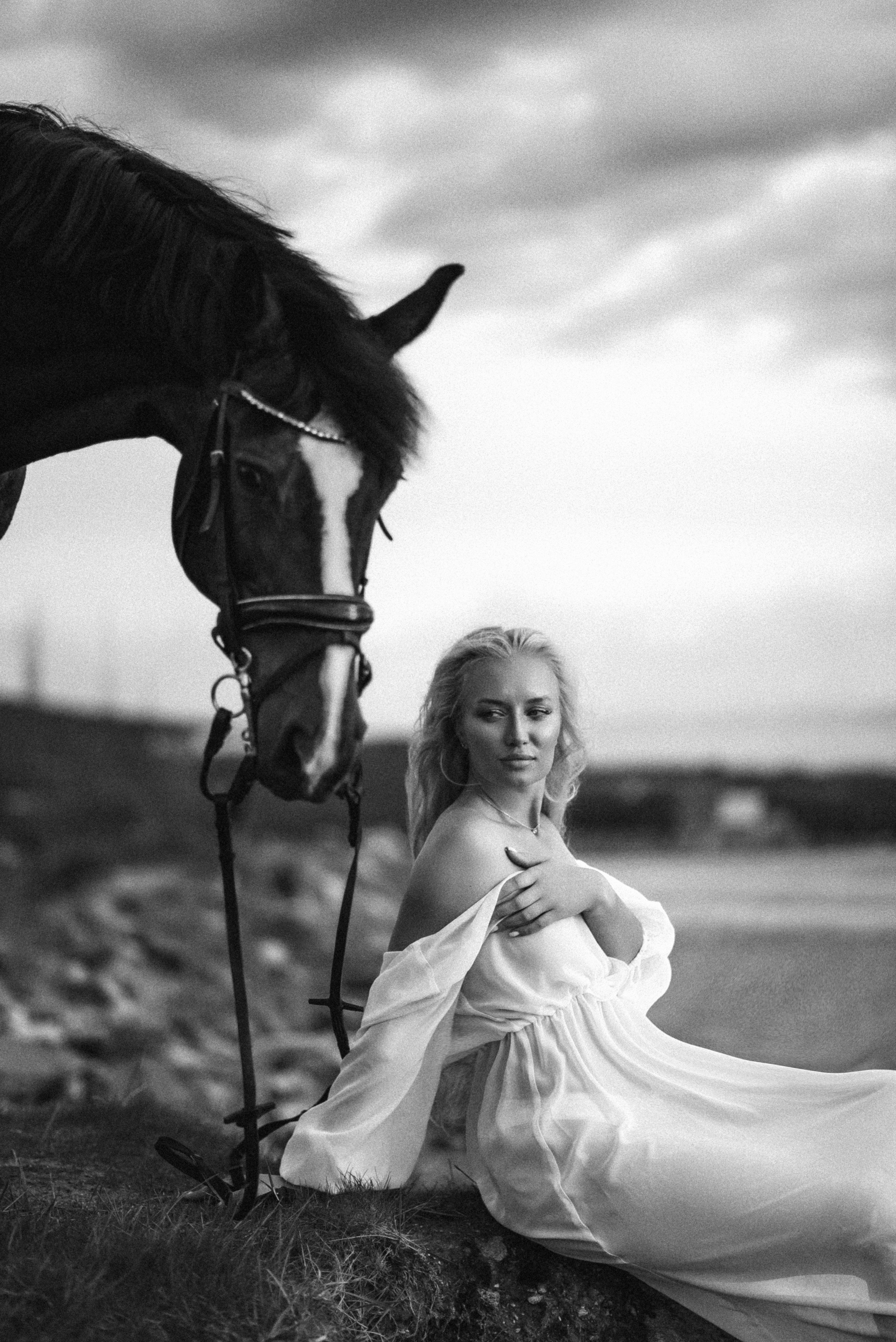 Валерия. Атмосферная фотосессия с лошадью. Фотограф в Мурманске Екатерина Рудак