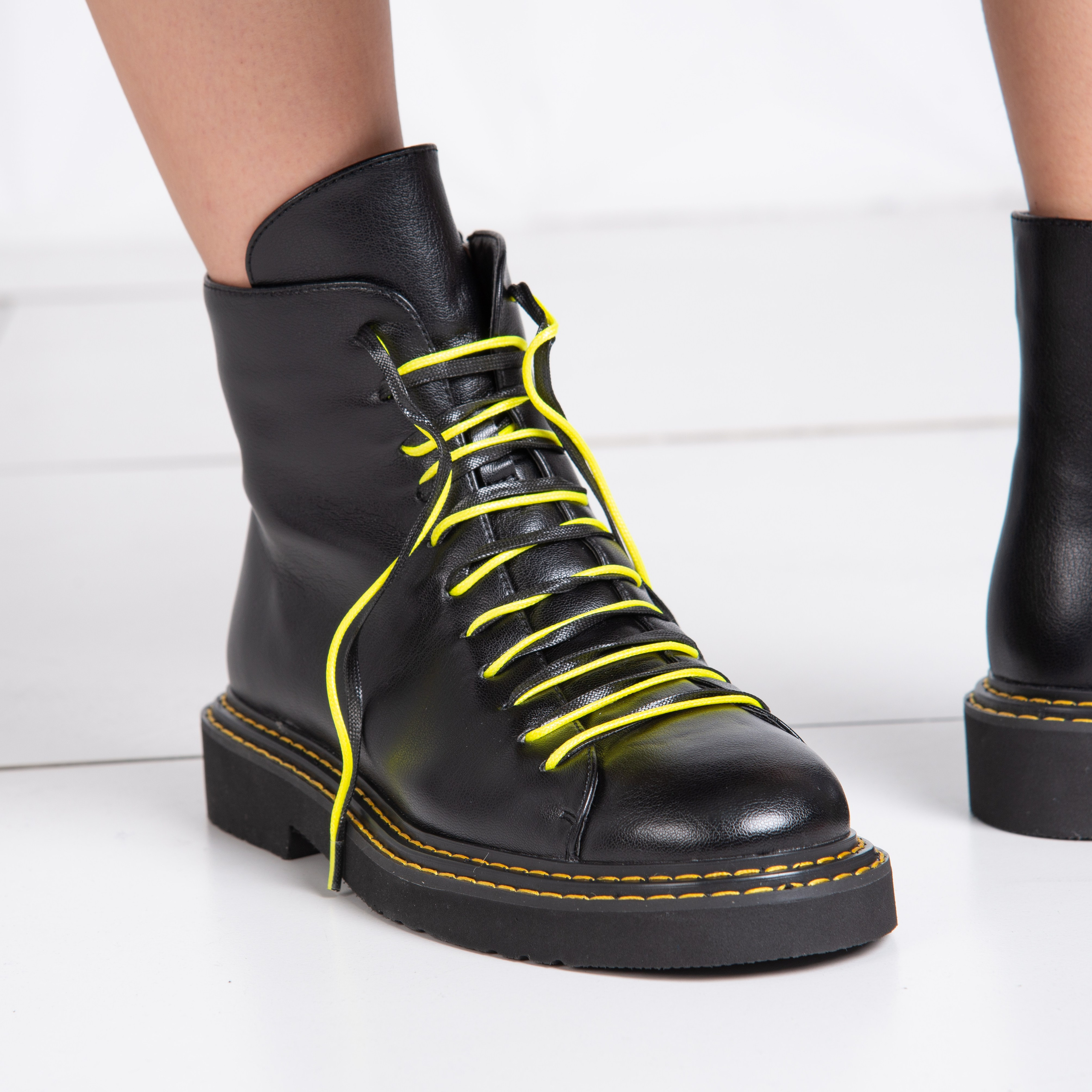 Съемка для бренда обуви. Фотограф Юлия Зимина