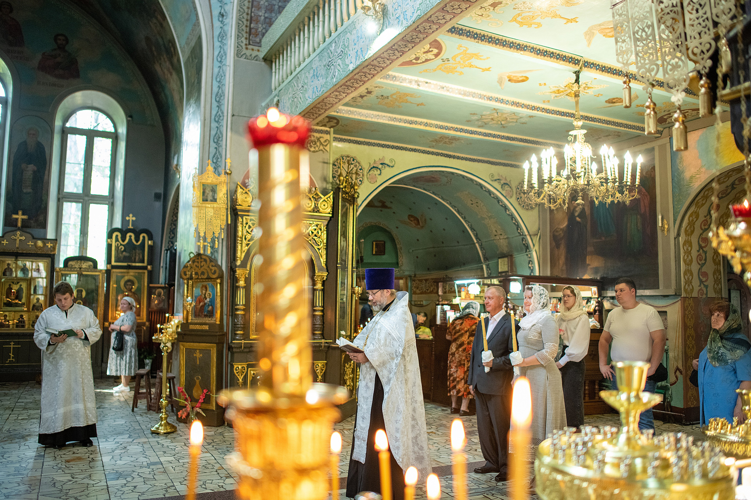 Венчание Натальи и Виктора в Храме Адриана и Натальи в Бабушкине. Фотограф Крещения и Венчания в Москве и МО