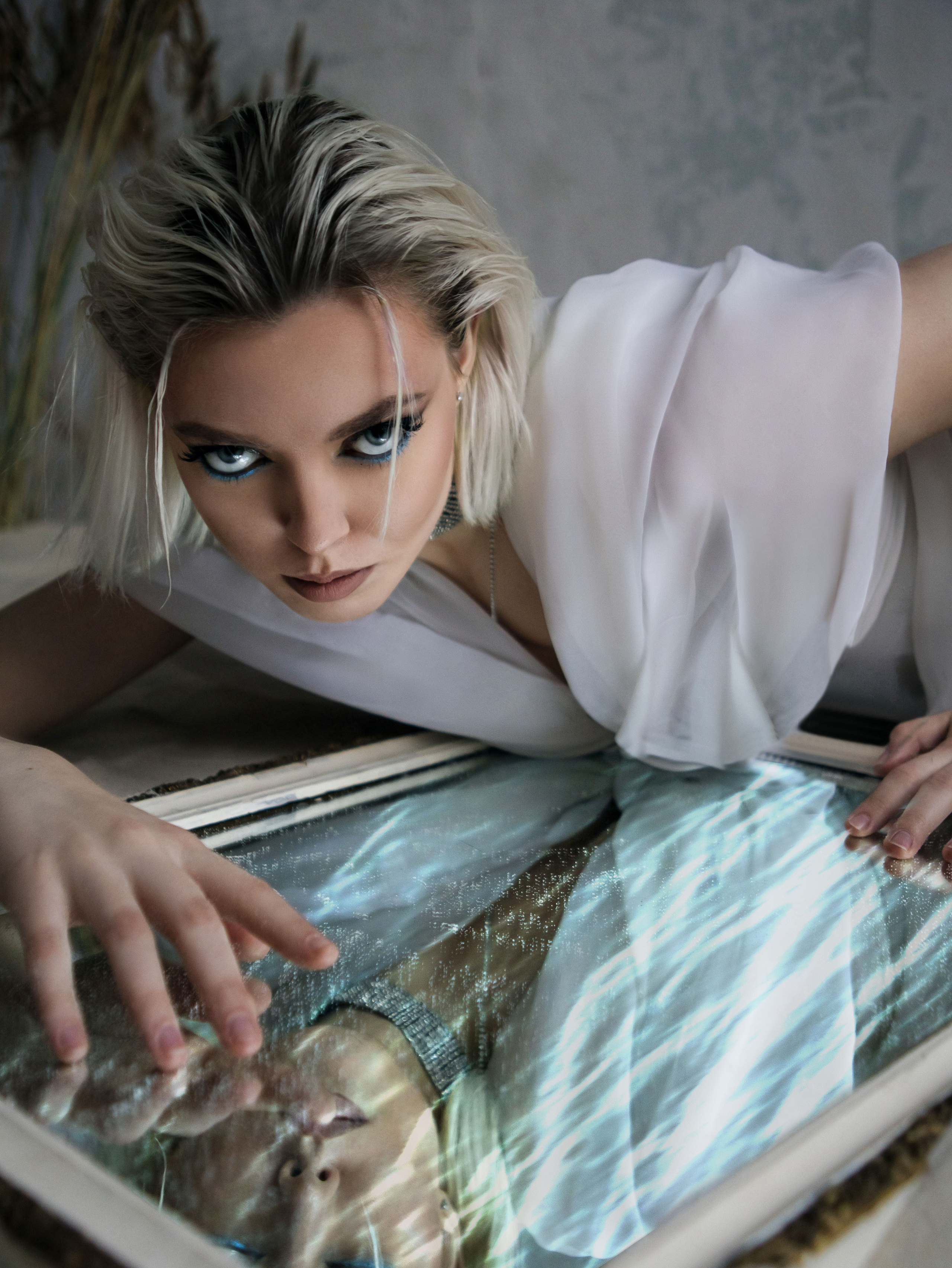 В зазеркалье